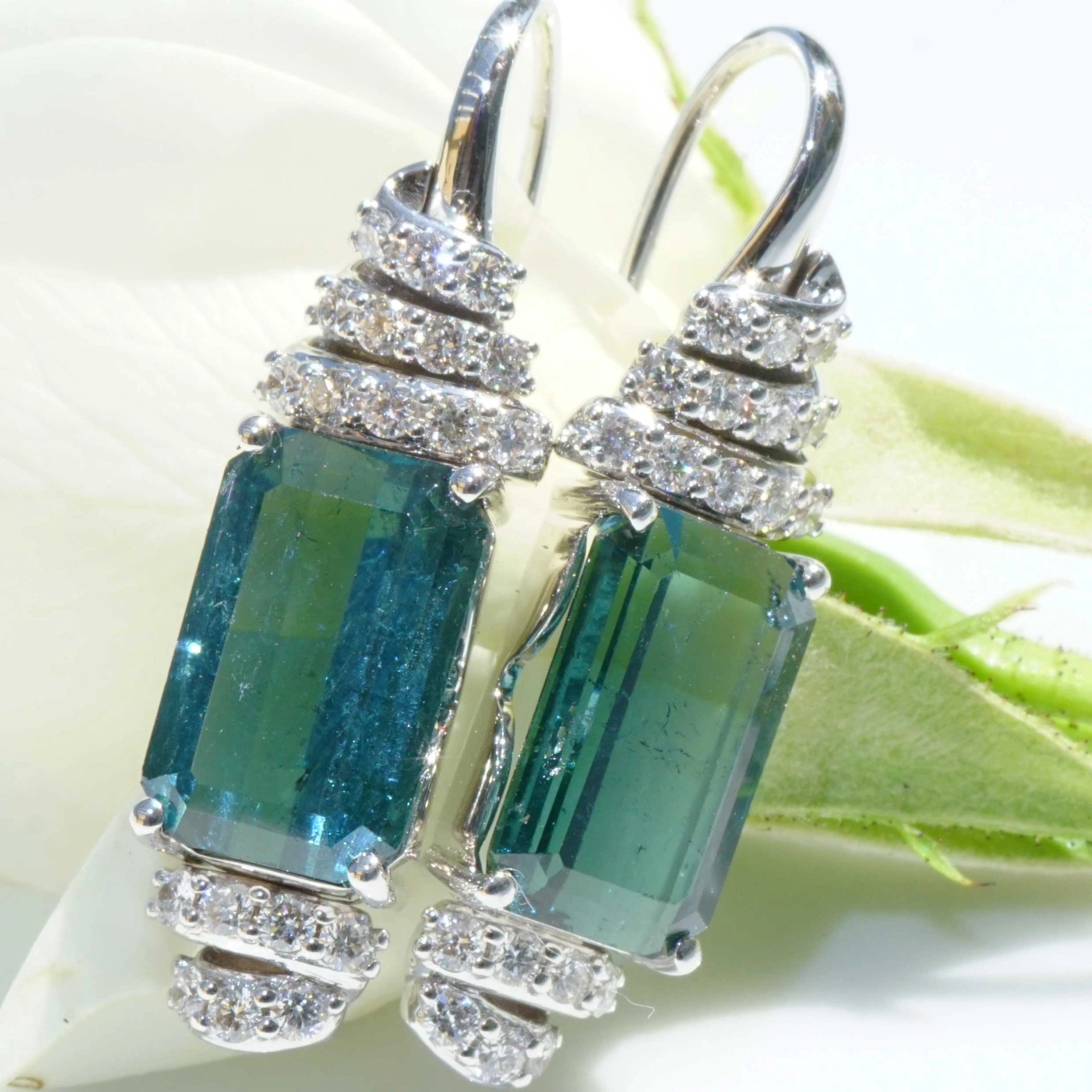 Indigolite Brilliant Earring made in Italy 7.48 ct misterious blue-green Color