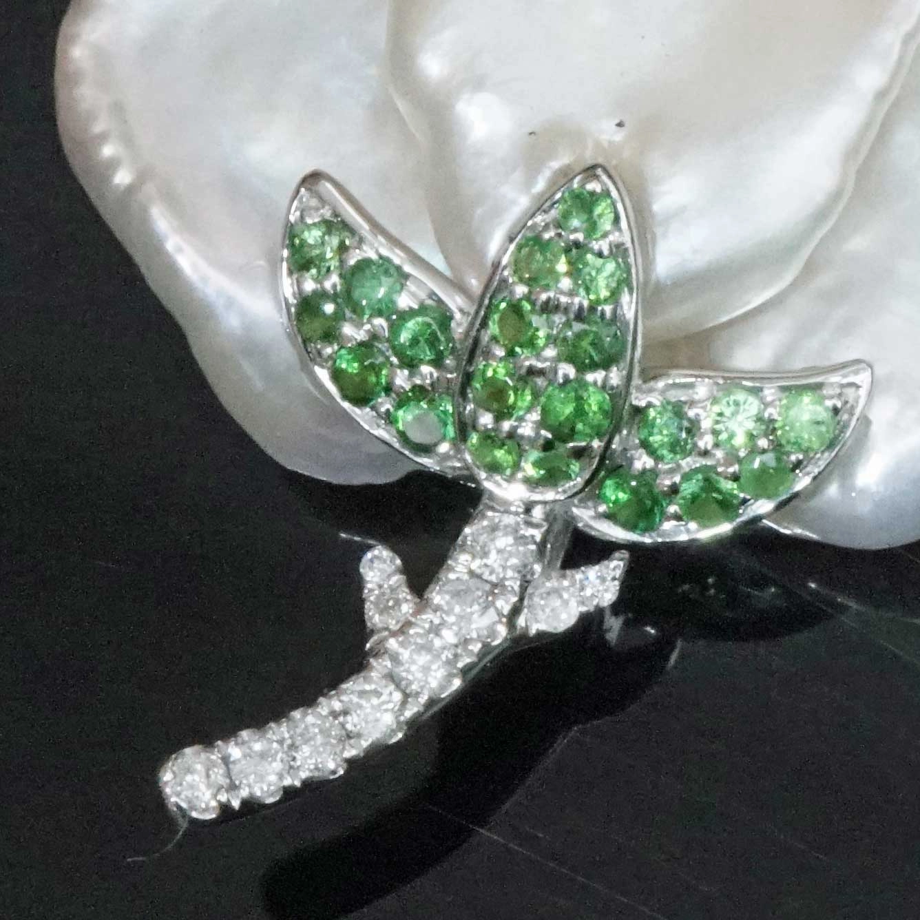 Pearl Diamond Tsavorite Necklace 18 kt White Gold...forever frozen