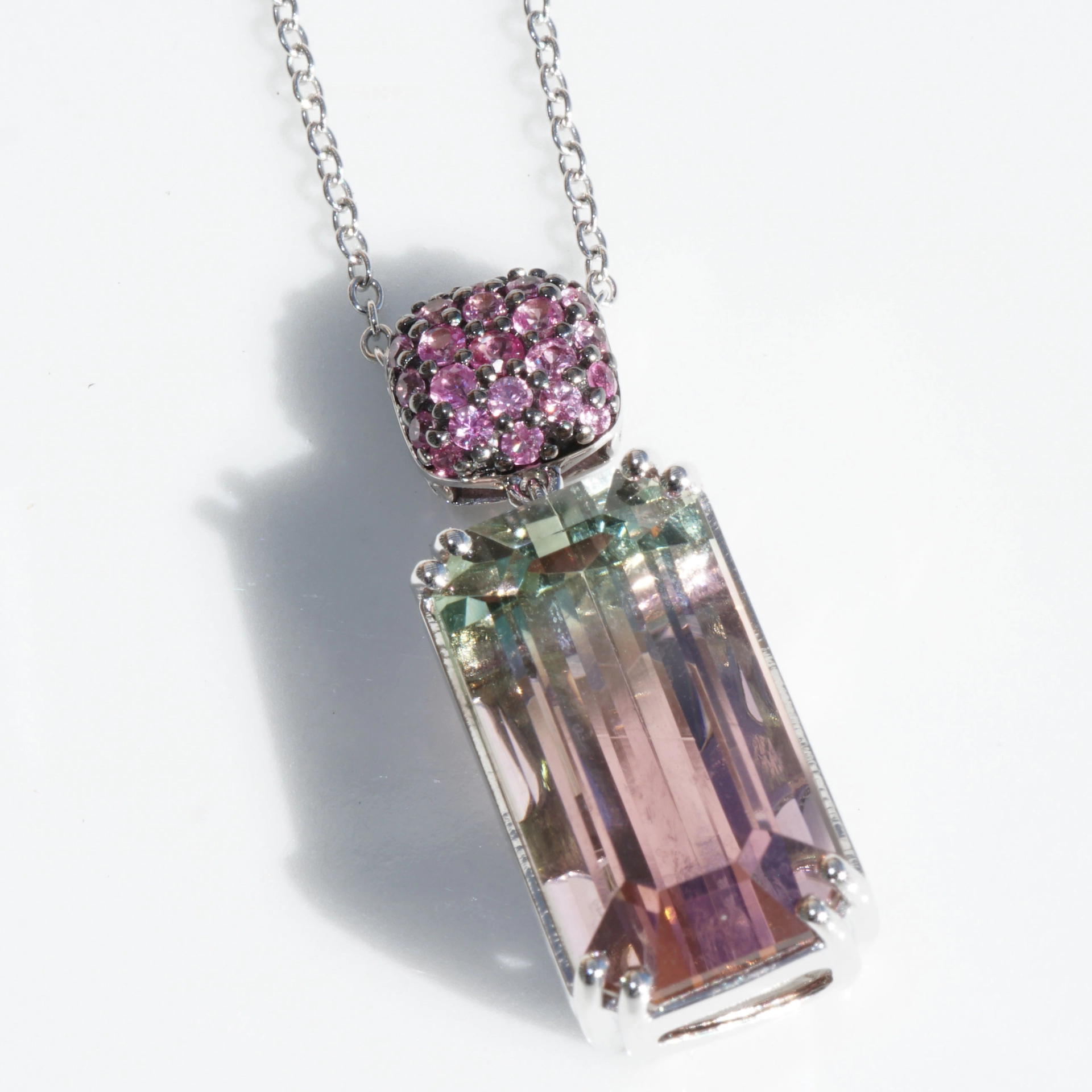 TOP Tourmaline Saphire Brilliant Pendant in 750 White Gold green-pink bicolor 12.57 ct Afghanistan