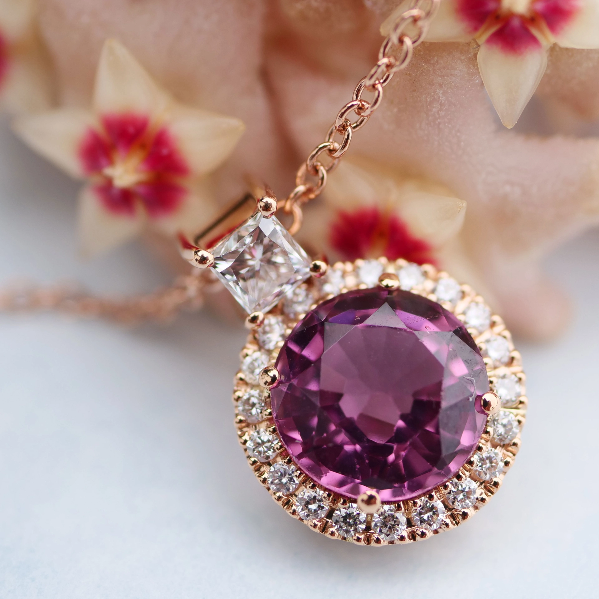 Spinel Diamond Necklace 2.17 ct AAA+....Great Luminosity 18 kt Rosegold