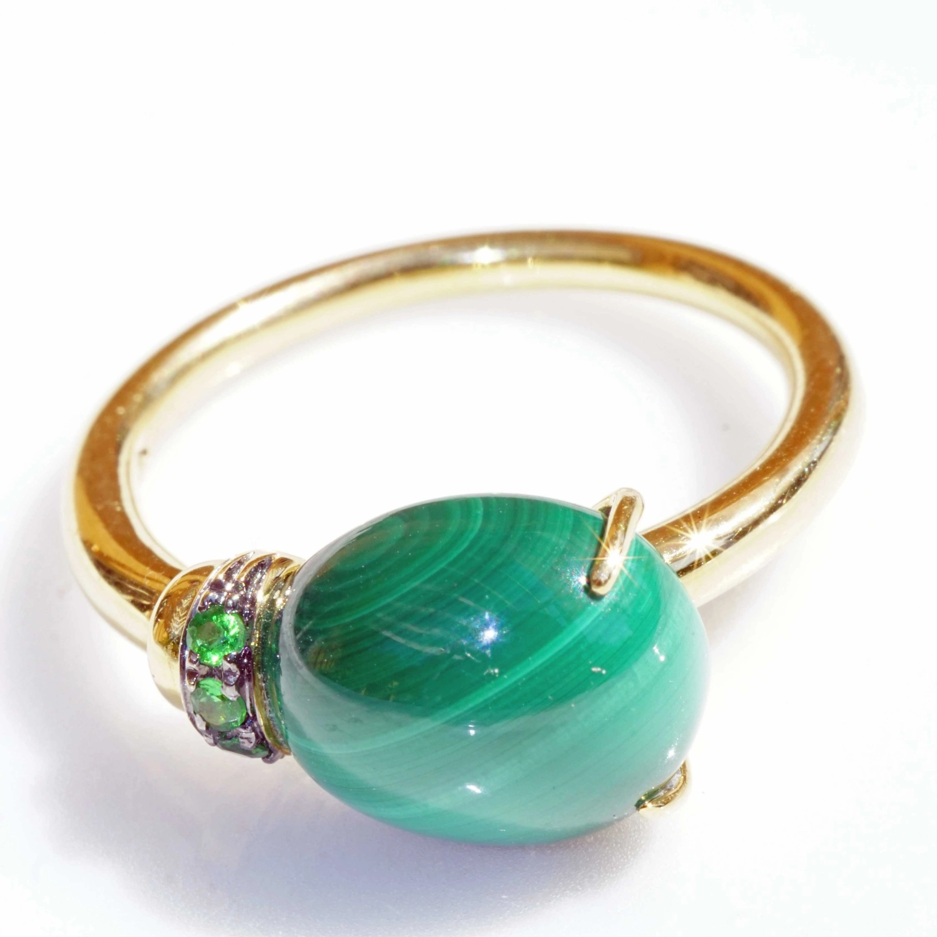 Drop Ring..soo sweet...with malachitet and tsavorithe...made in Italy