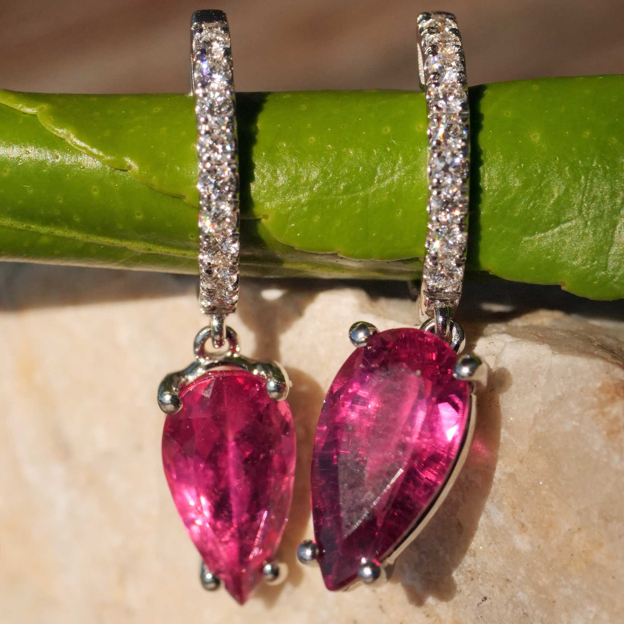 Rubelith Brilliant Earrings 3.59 ct 0.25 ct - great quality pink-red 750 White Gold...ultra beautiful