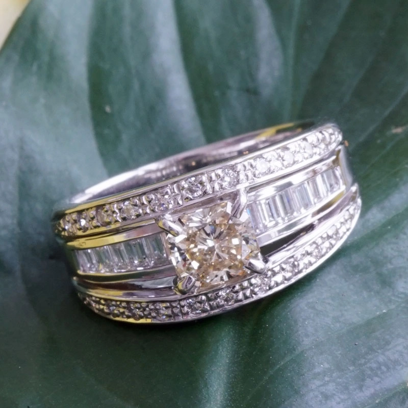 Prinzeß-Diamant-Ring-900er-Platin-0.845ct-0.48ct