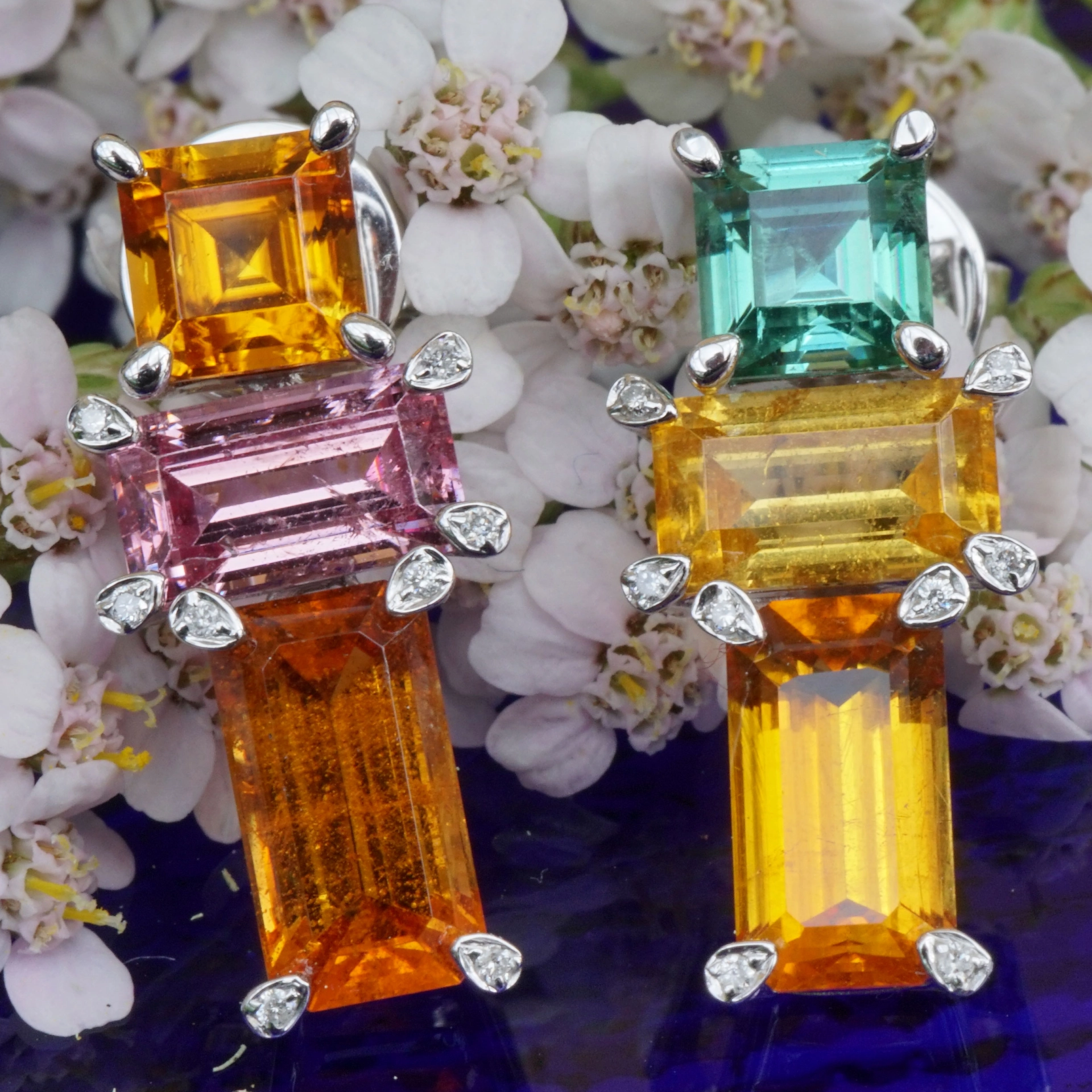 Clinohumite Tourmaline Ear Studs 18 kt White Gold