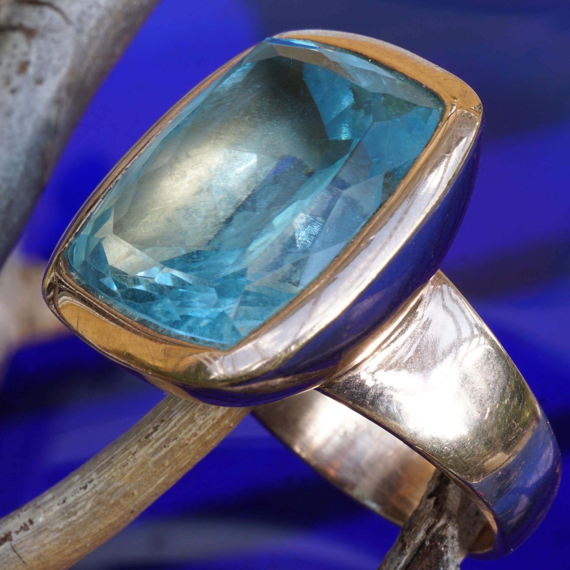 Bluetopaz Ring 27 ct Silver Rosegold Plated....Wow Jewelry