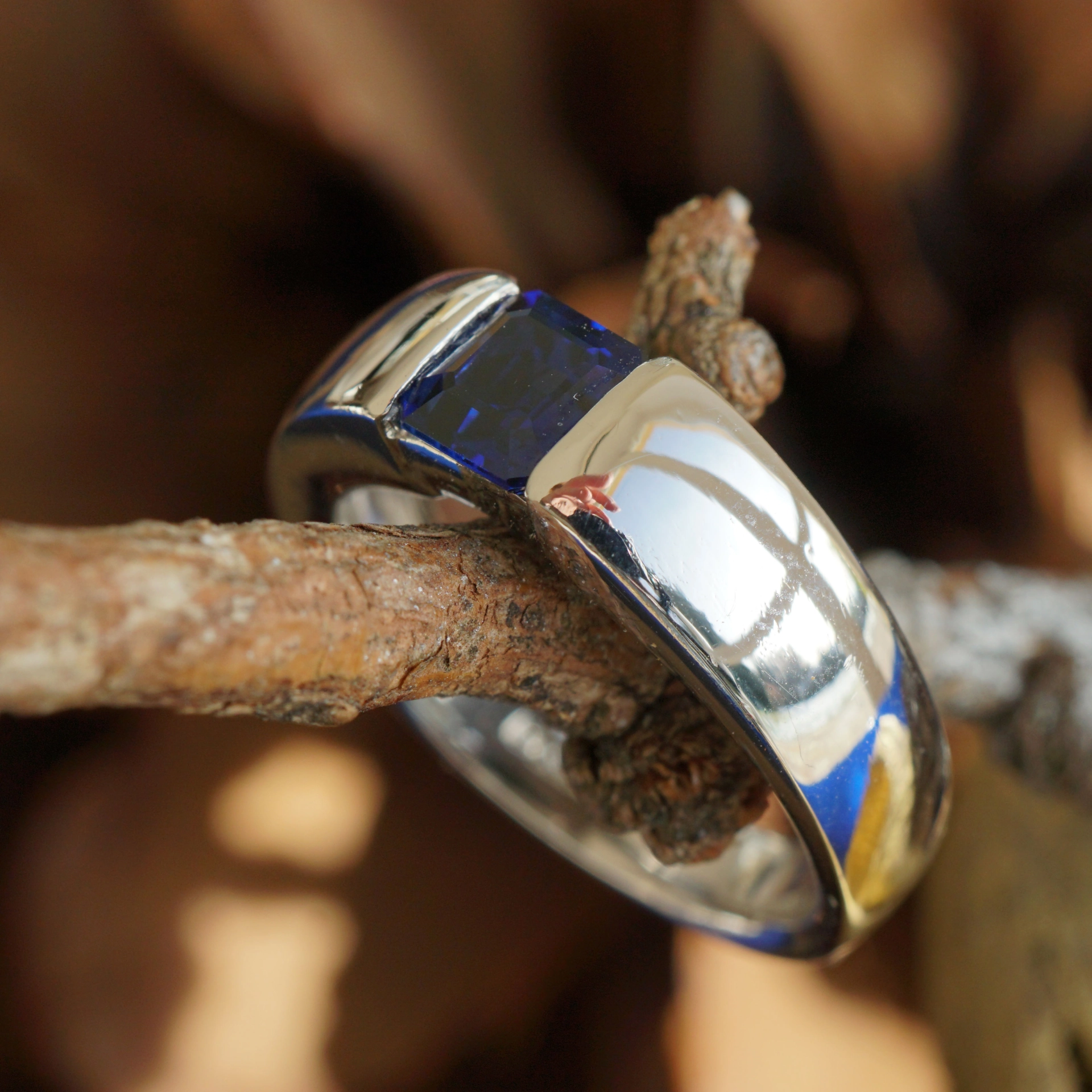 Saphir Ring in 900er Platin 0.83 ct feines Blau AAA+Carreform Deep Blue