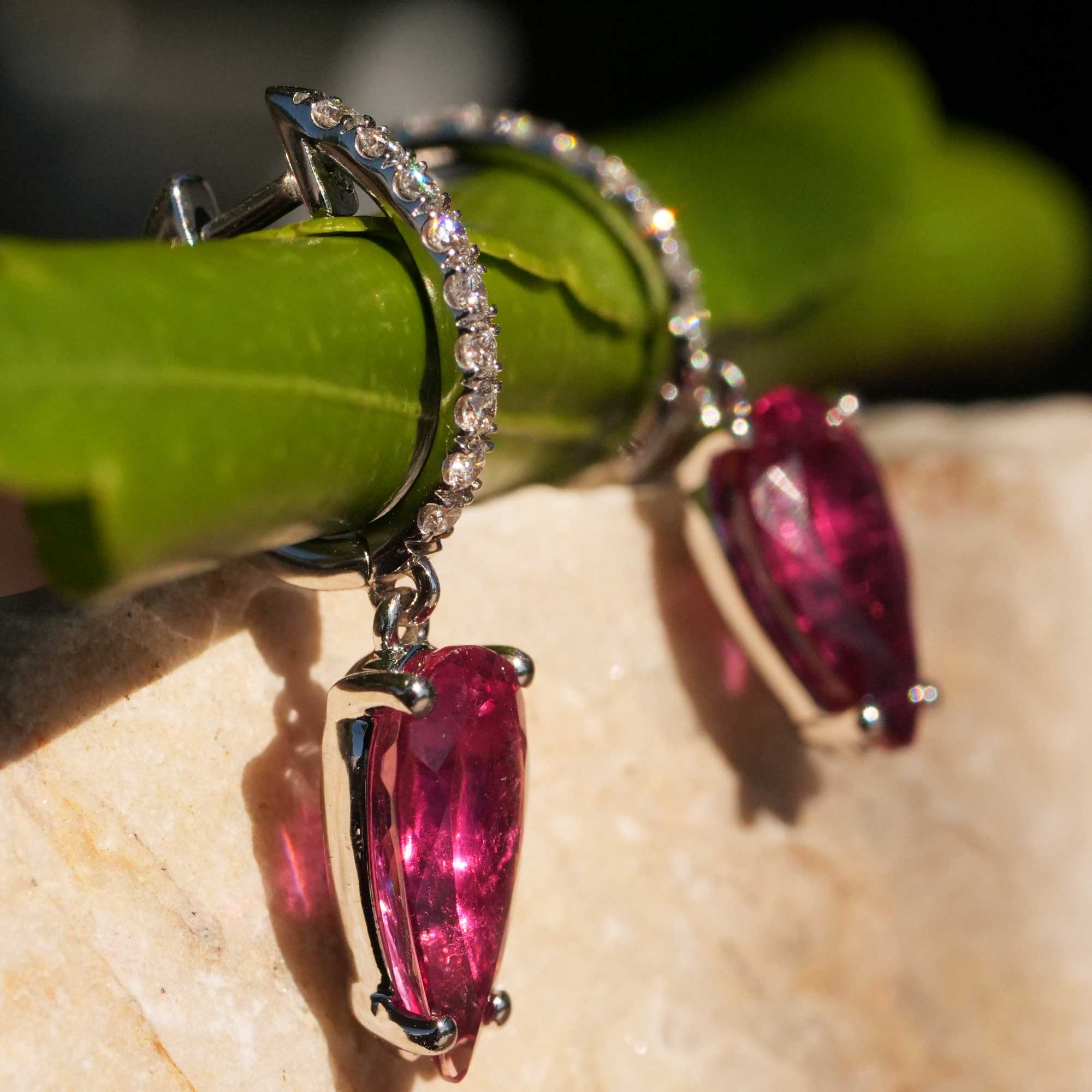 Rubelith Brilliant Earrings 3.59 ct 0.25 ct - great quality pink-red 750 White Gold...ultra beautiful