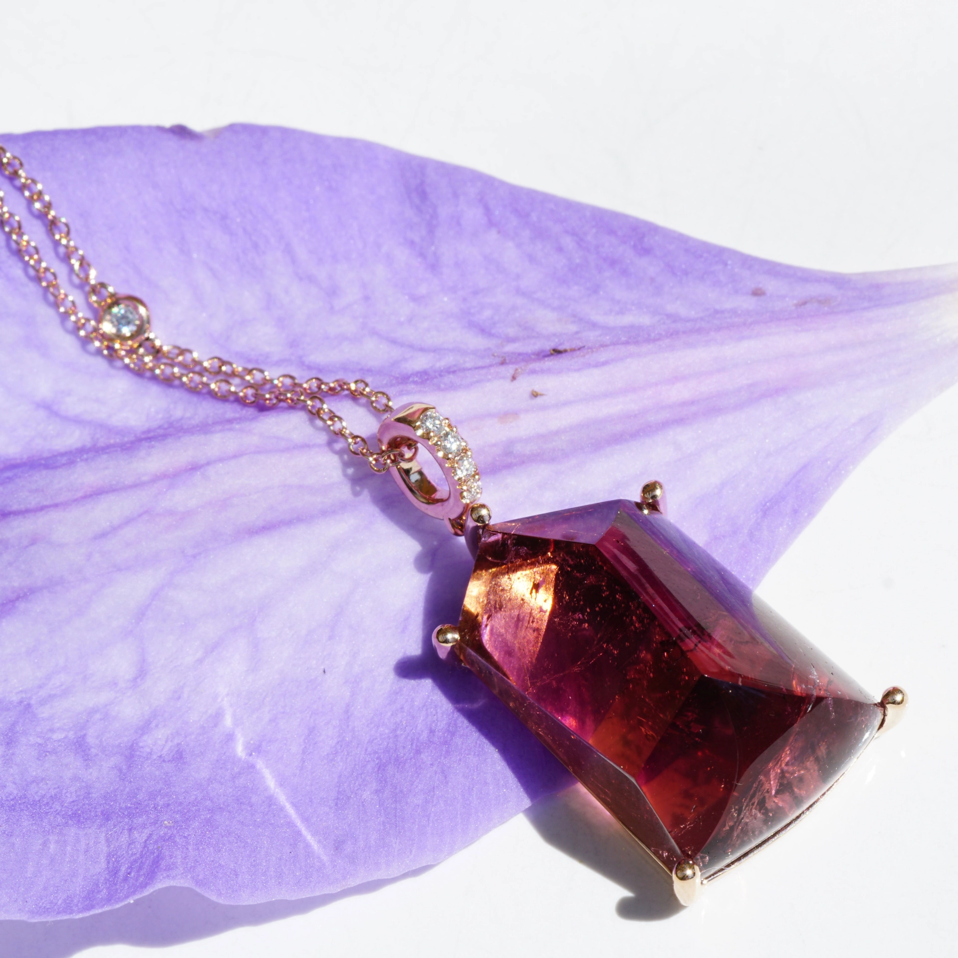 Turmalin Brillant Anhänger mit Brillant Kette in 750er Rosegold designed in Valenza mit Zert