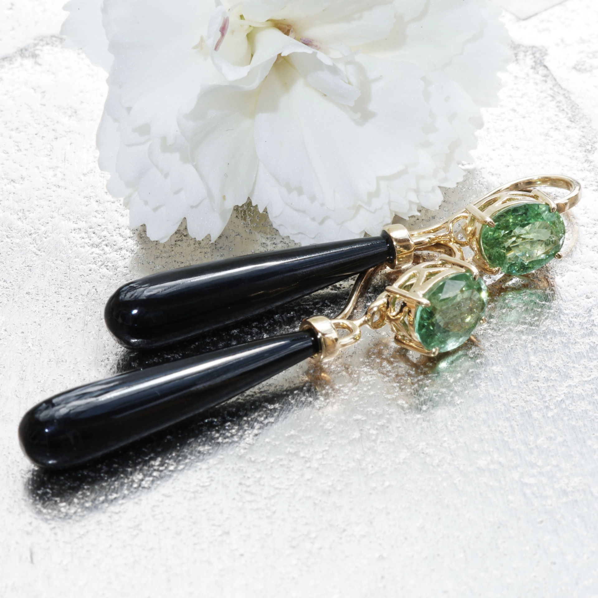 Mandarin Garnet Amazonite Earrings 18 kt Yellowgold...such a Fun