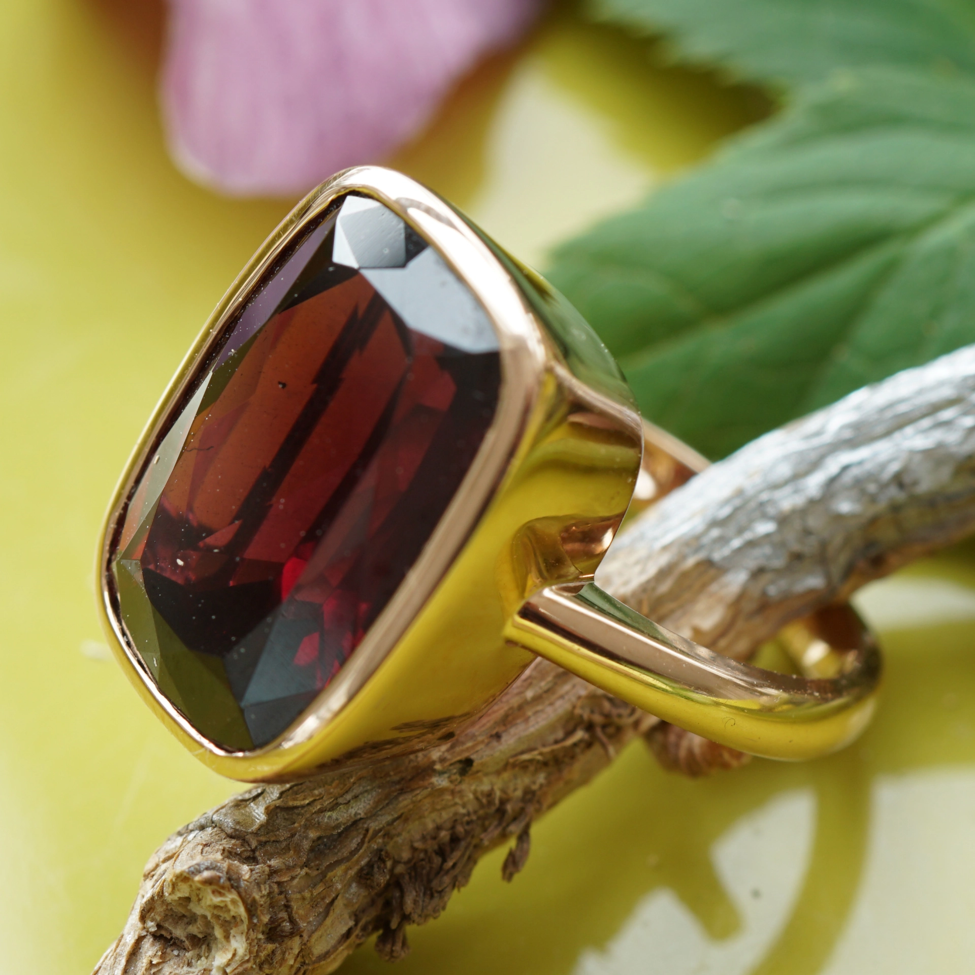 Rhodolith Granat Ring 19.70 ct tiefrot tolle Qualität AAA+ 20 x 15,5 mm 750er Rosegold