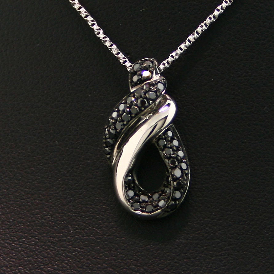 Schwarzer Diamant-Anhänger in 900er-Platin mit Kette in 750er-Gold, 18 kt Weißgold