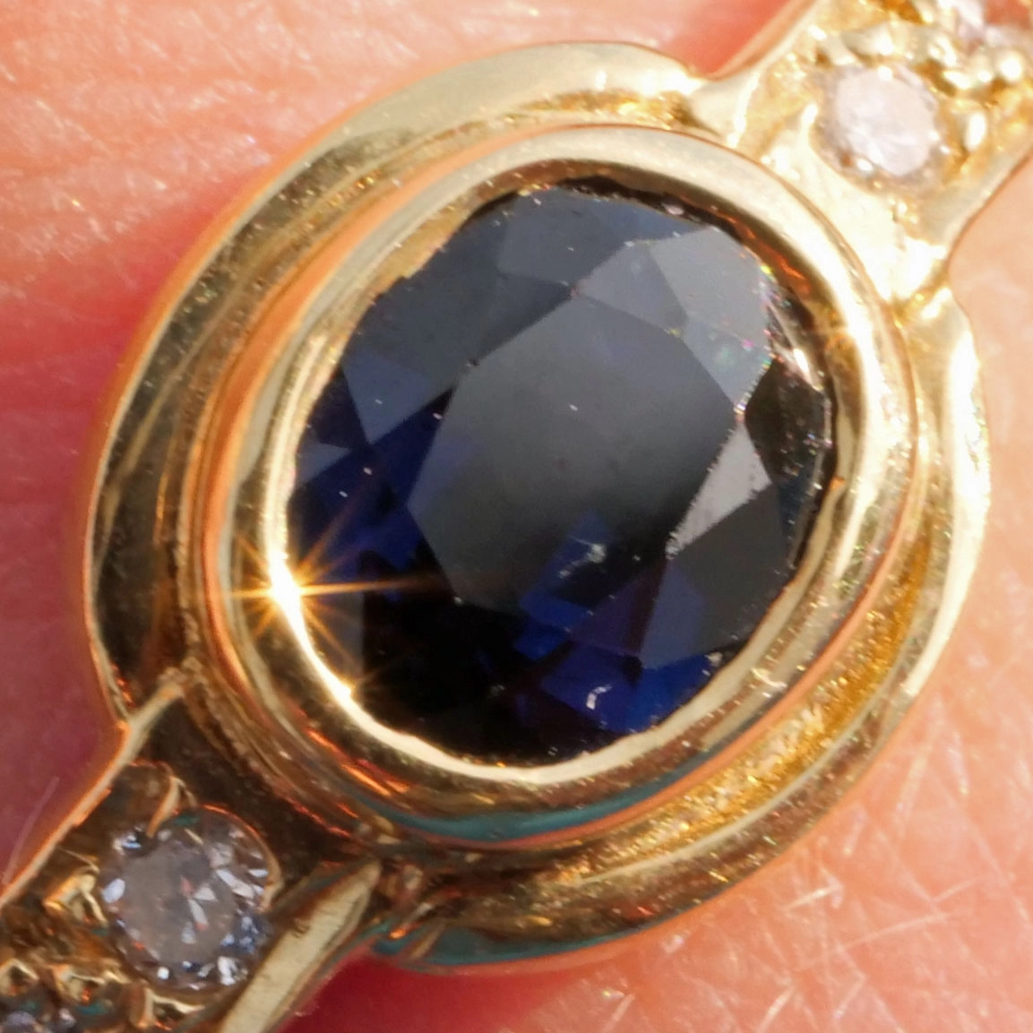 Saphire Brilliant Ring 18 kt Yellow Gold new and handmade 0.50 ct royalblue Burma