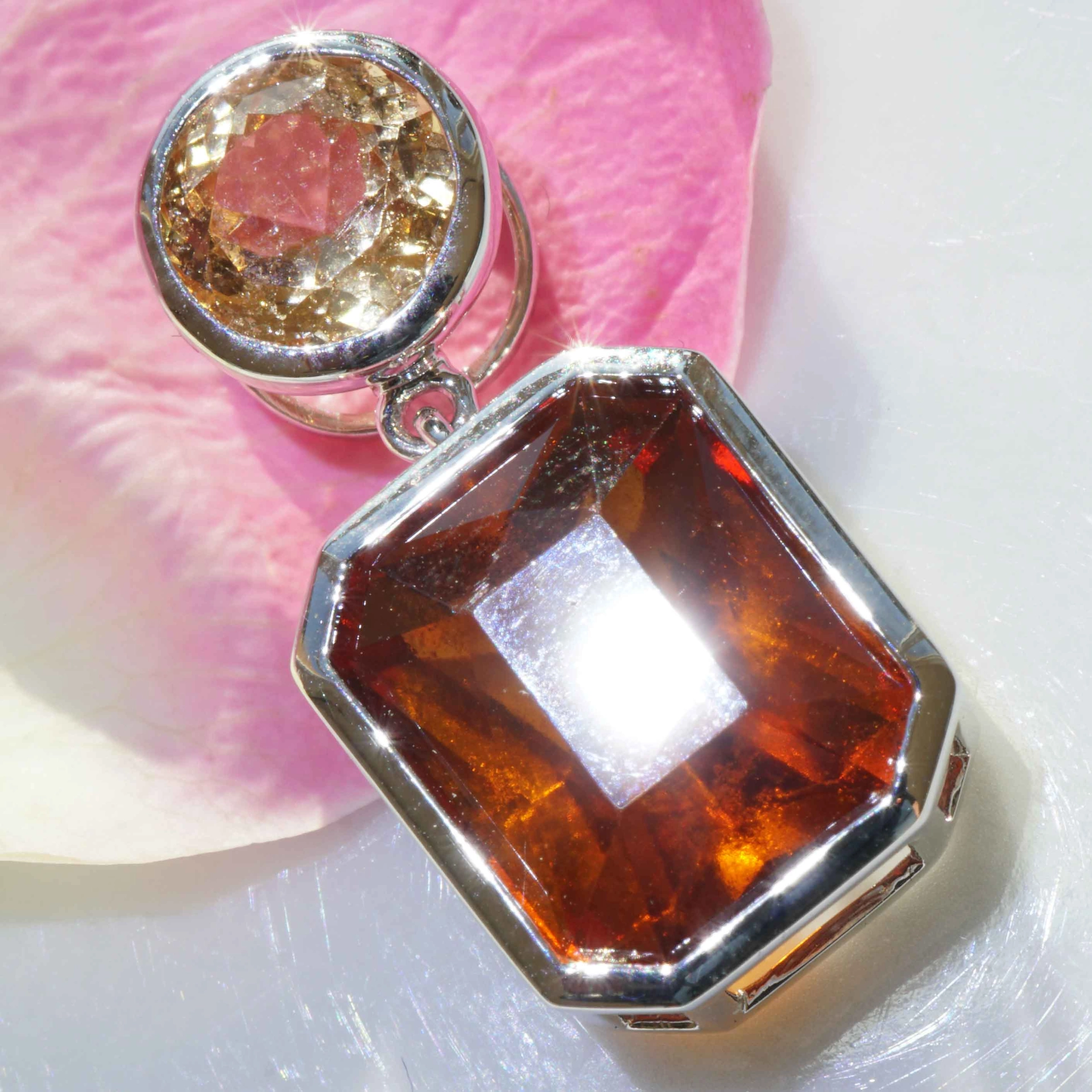 Neverseen this volcanic Color of Hessonit Garnet