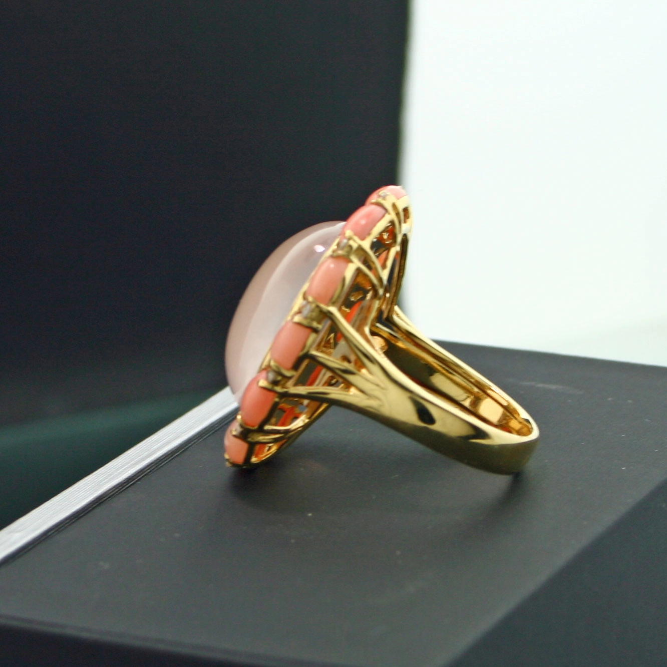 Korall-Rosenquarz-Brillant-Ring, 750er-Gold, 18 kt