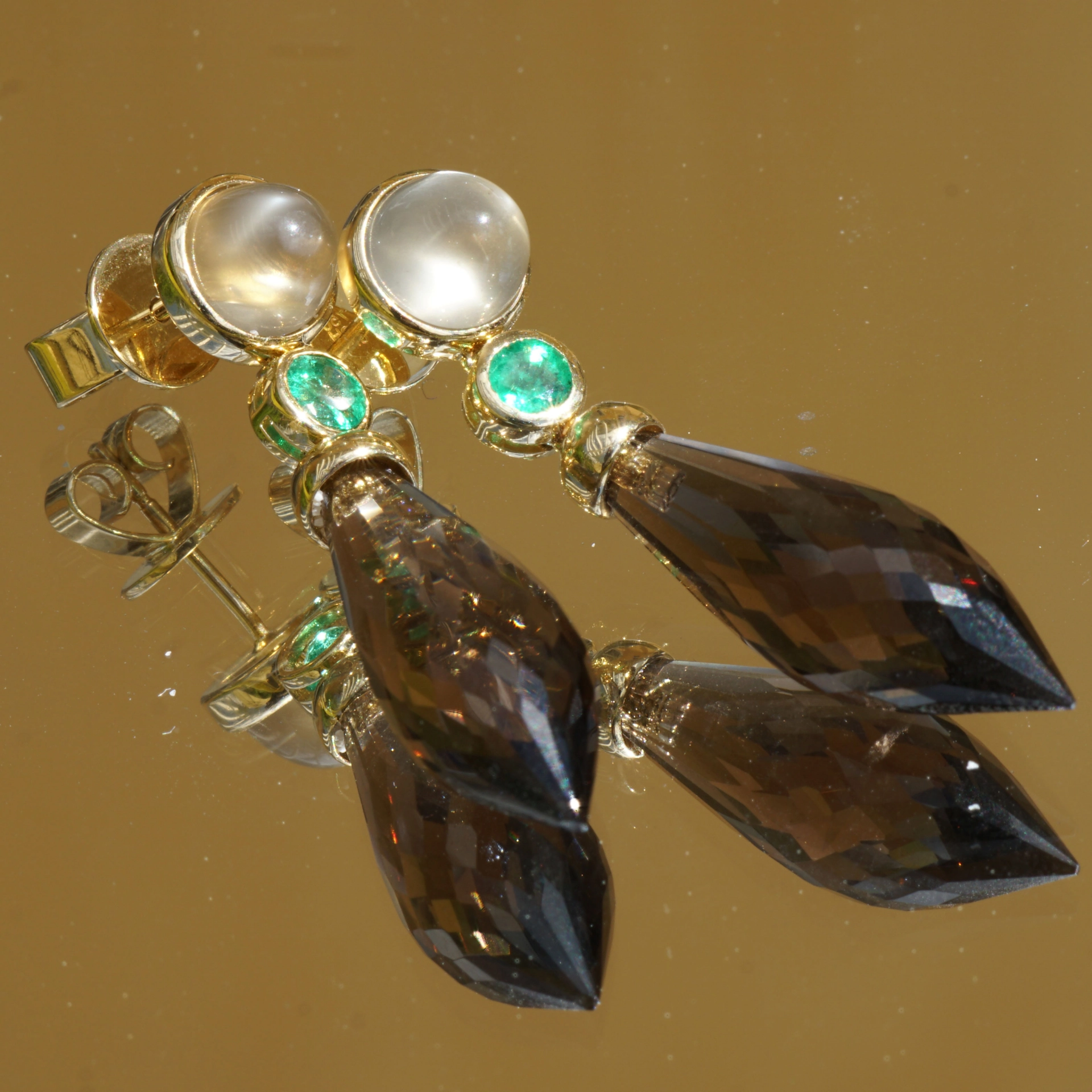 Moonstone Emerald Smokey Quartz Earrings 18 kt Yellowgold