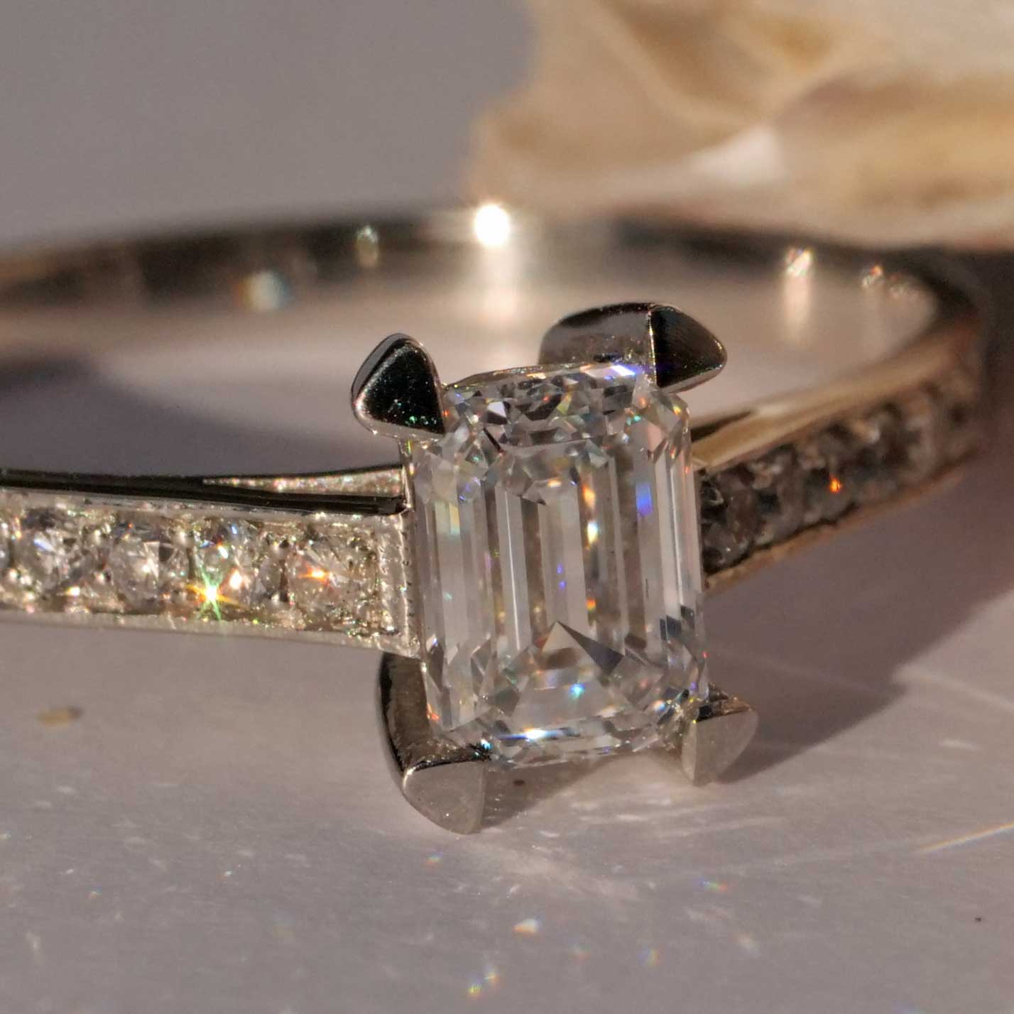 Emerald Diamond Ring 0.64 ct D VS2 Silhouette Bentner GIA Certificate 950 Platinum