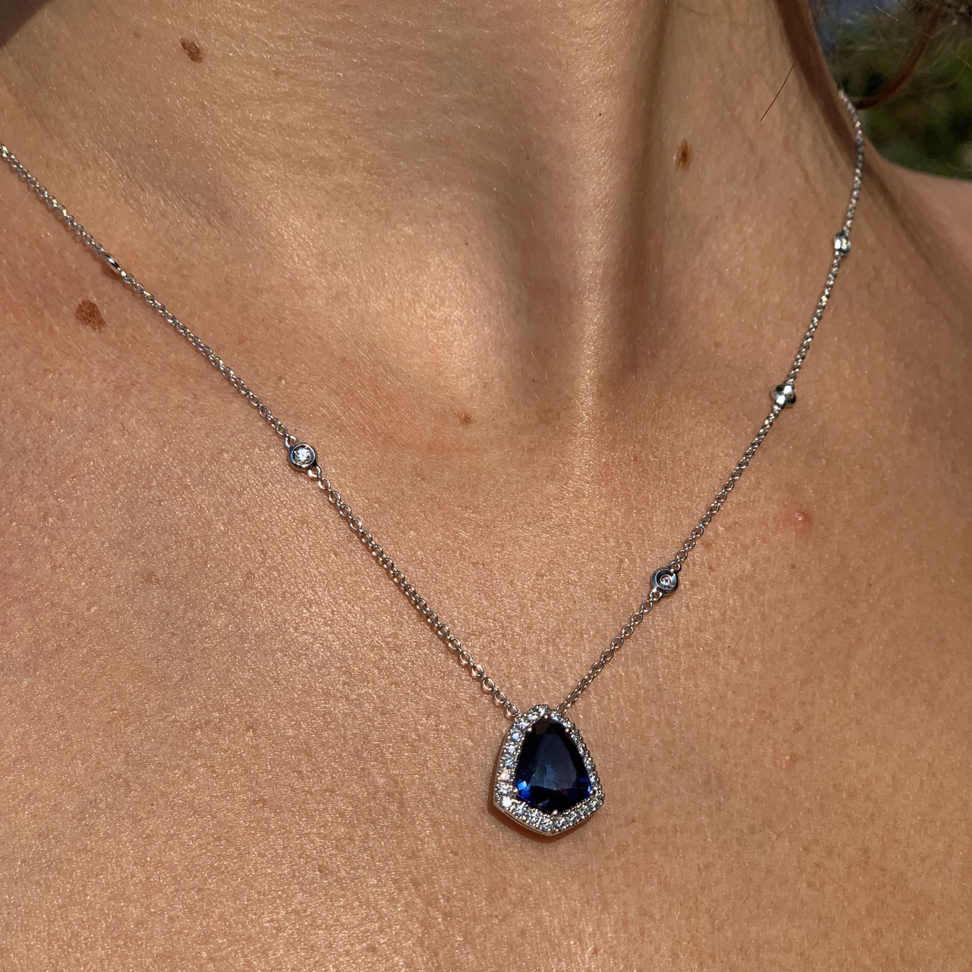 Saphire Diamond Necklace made in Italy.....AAA+ Best Quality 18 kt Whitegold