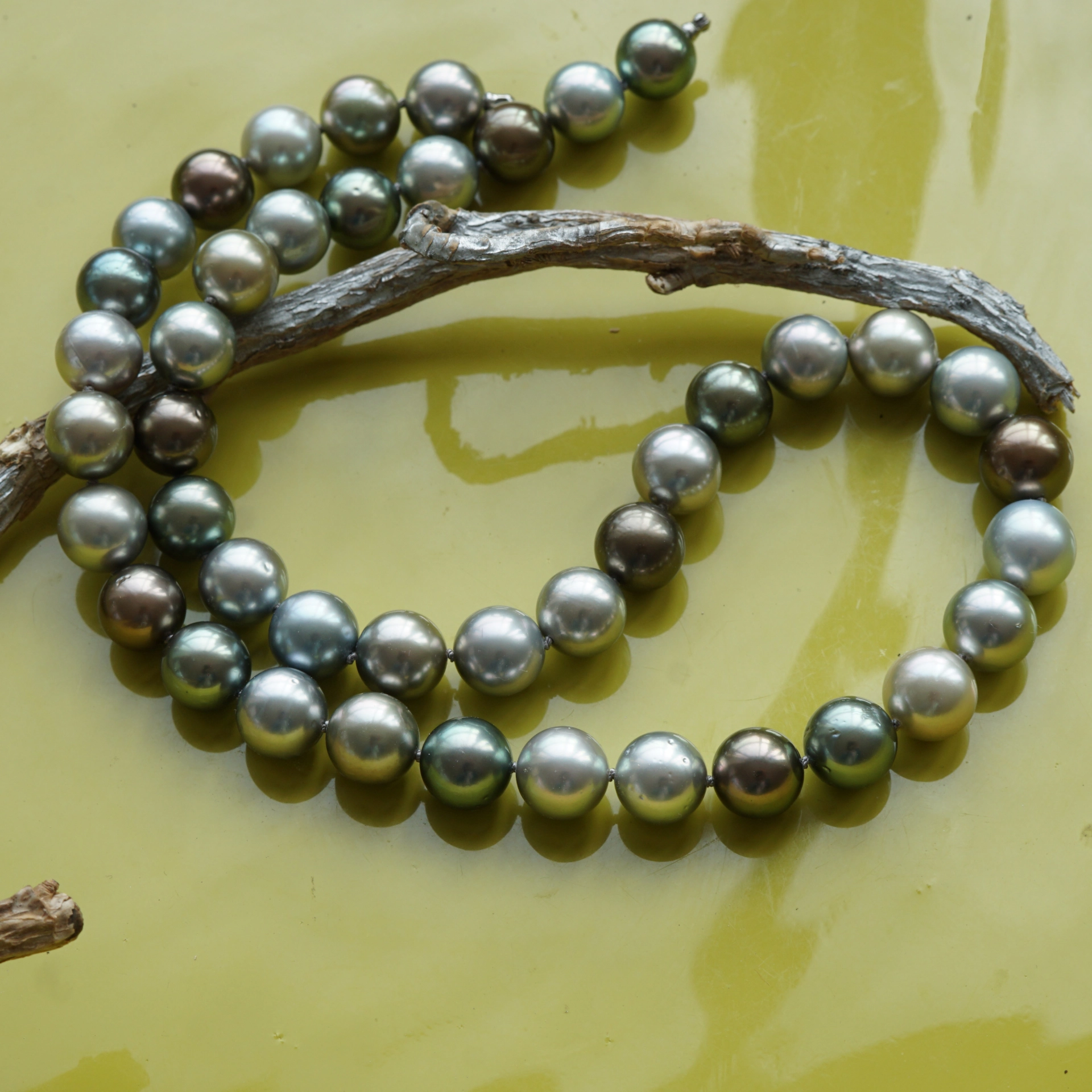 Tahitian Cultured Pearl Necklace 10-11 mm...beautiful natural Color
