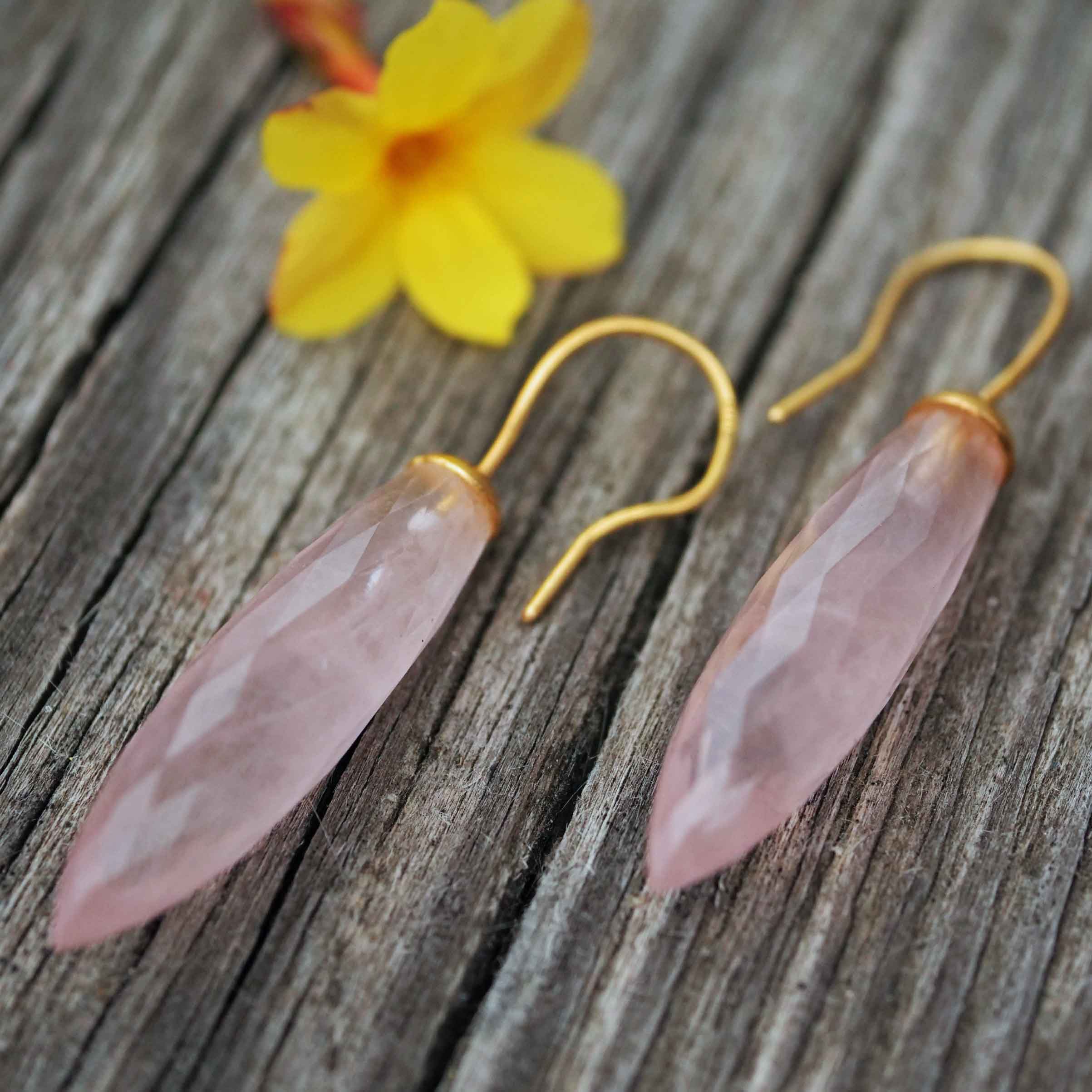 Elegante Rosenquarz Pampel Ohrhänger 900er Silber vergoldet 43 x 8 mm