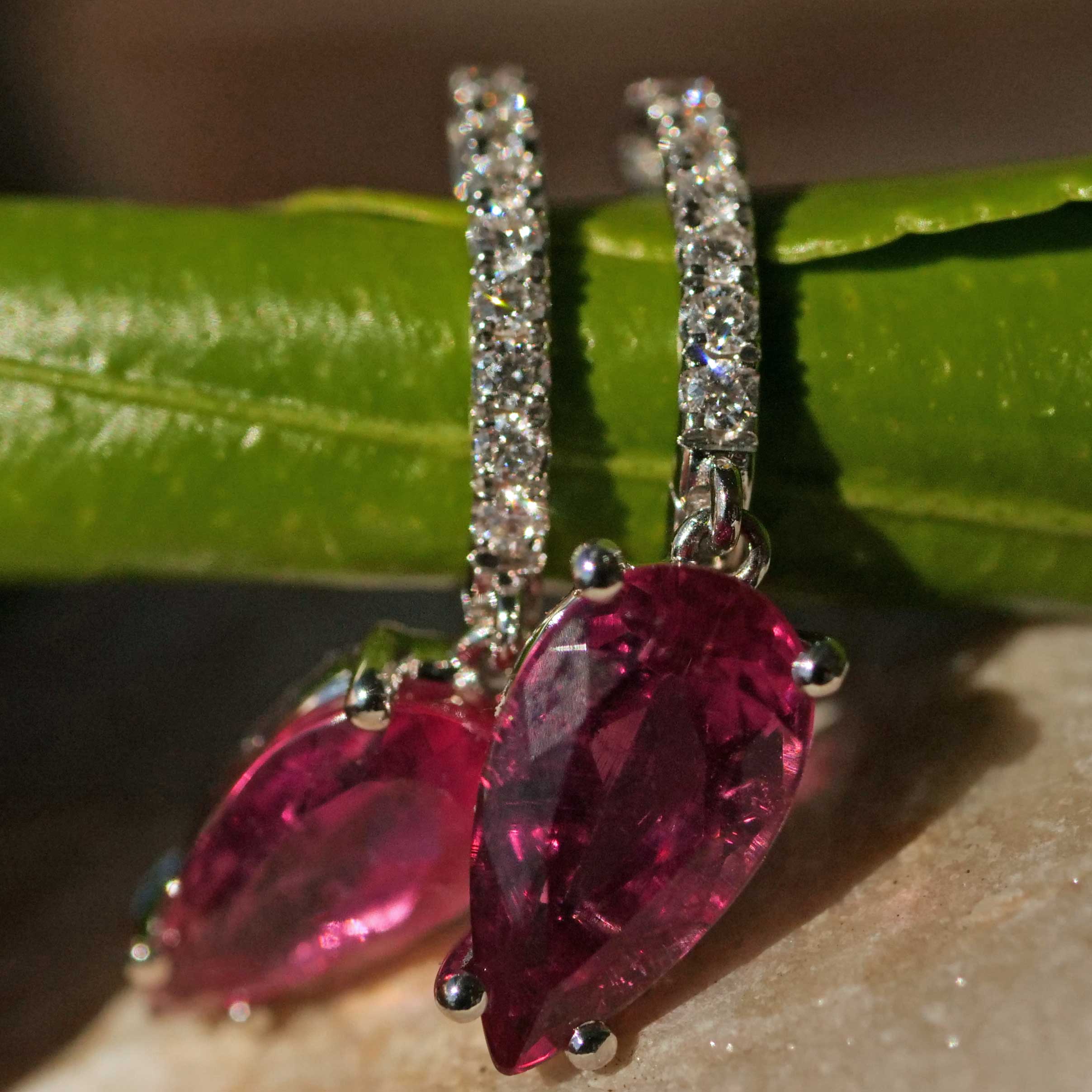 Rubelith Brilliant Earrings 3.59 ct 0.25 ct - great quality pink-red 750 White Gold...ultra beautiful