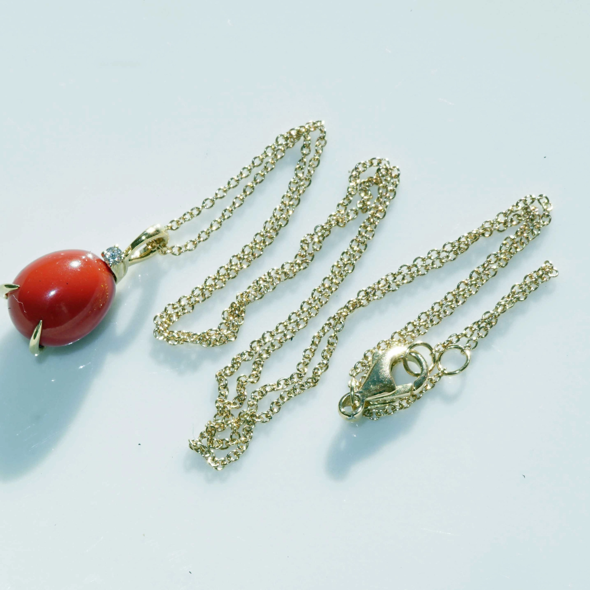 Drop Pendant...soo sweet...with coral and Diamond...made in Italy