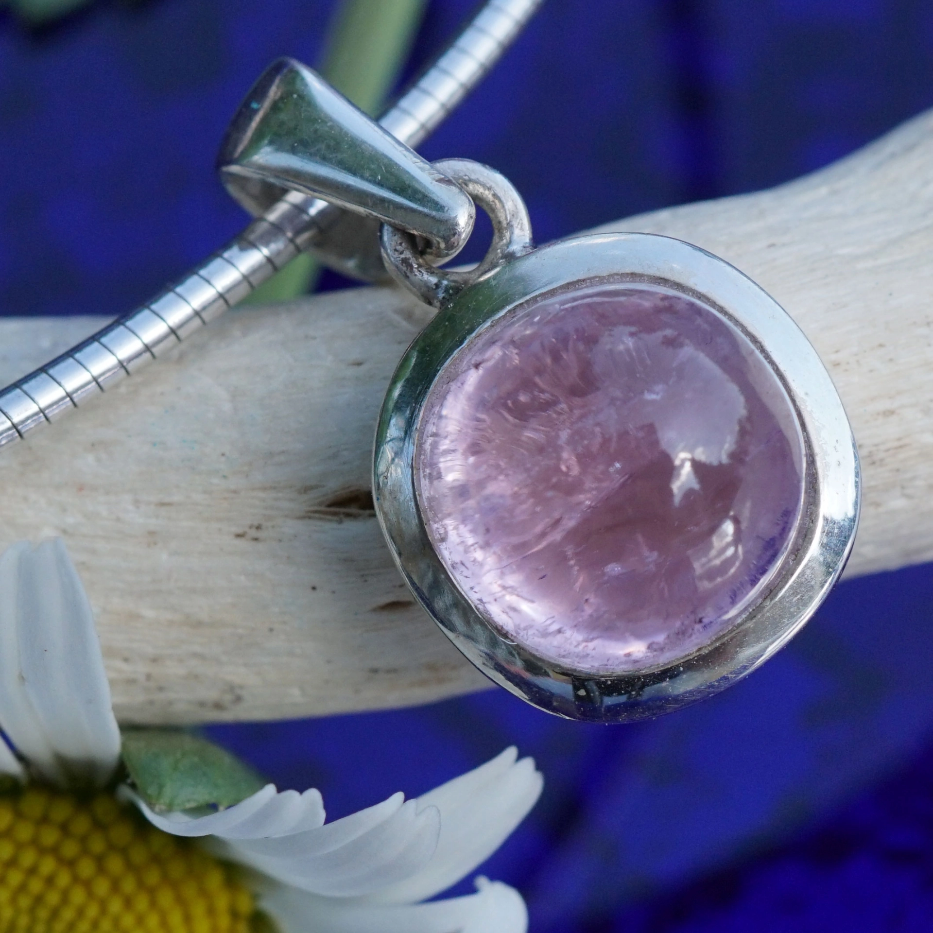 Anhänger Kunzit 925er Silber 10 ct Oval Cabochon Dunkelpink Handarbeit