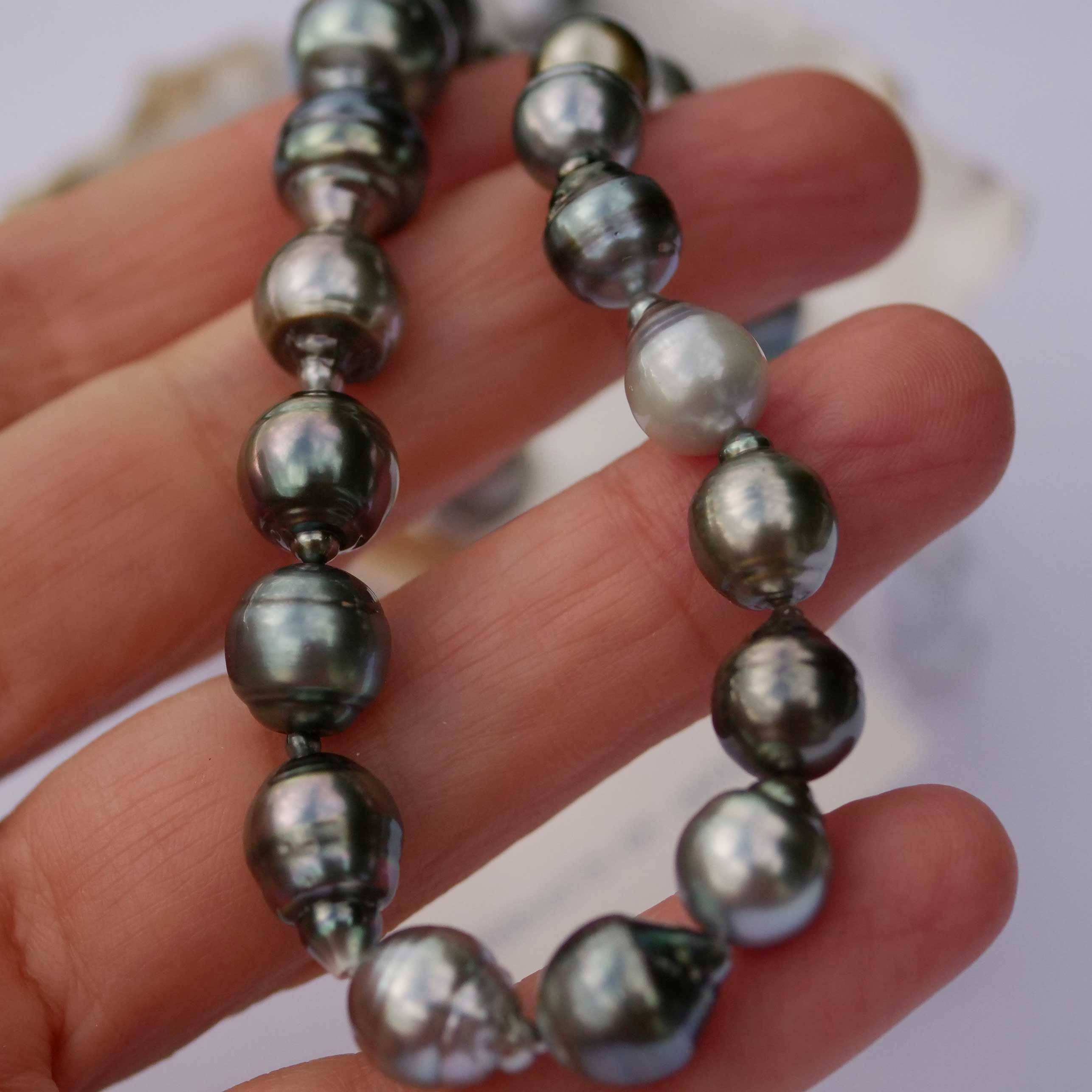 Tahitian cultured Pearl Strand 8-11 mm baroque strong Luster untreated