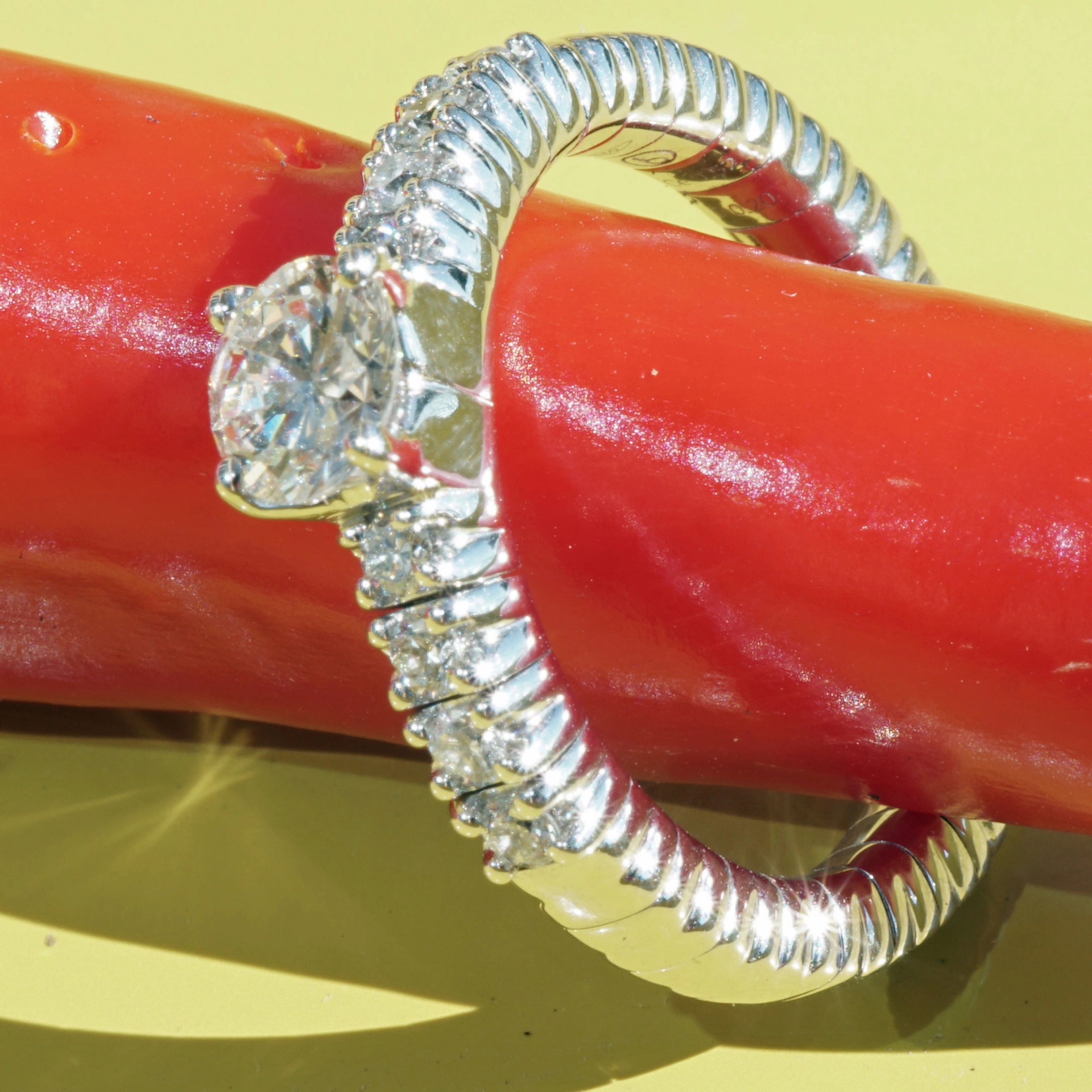 Brilliant Ring fexible 0.70 ct White Gold 18 kt Silhouette Bentner made in Germany