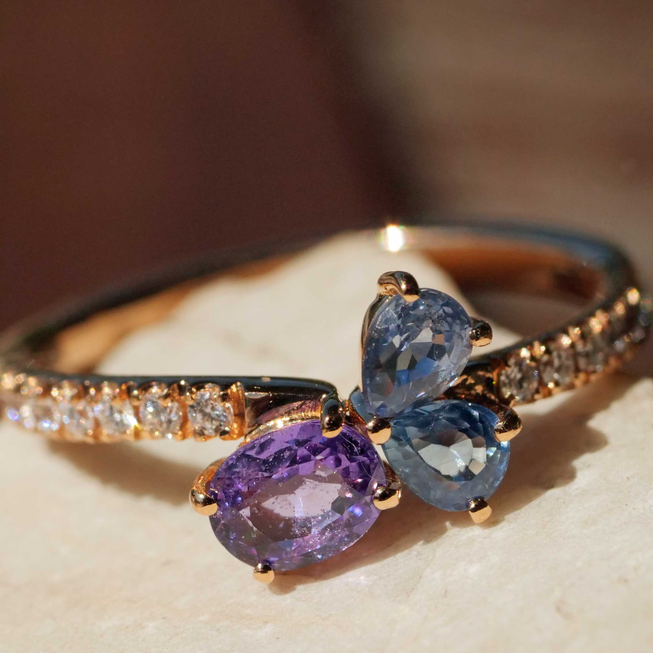 Cool colored stone jewelry I sapphire brilliant ring in 750 rose gold 0.95 ct 0.17 ct TW VS made in Italy