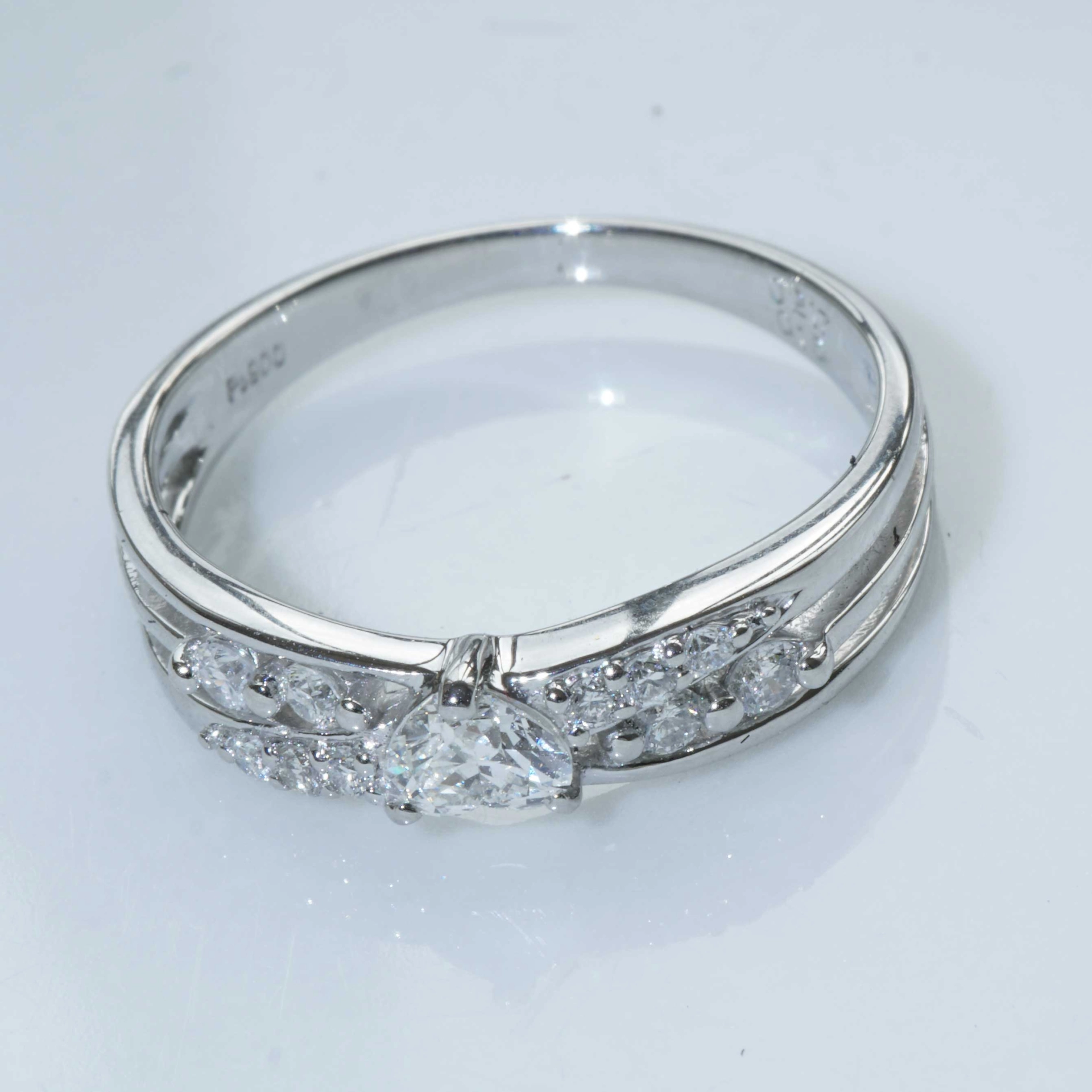 Heart Diamond Platinum Ring TW VVS beautiful solid Design 19x8x3 mm