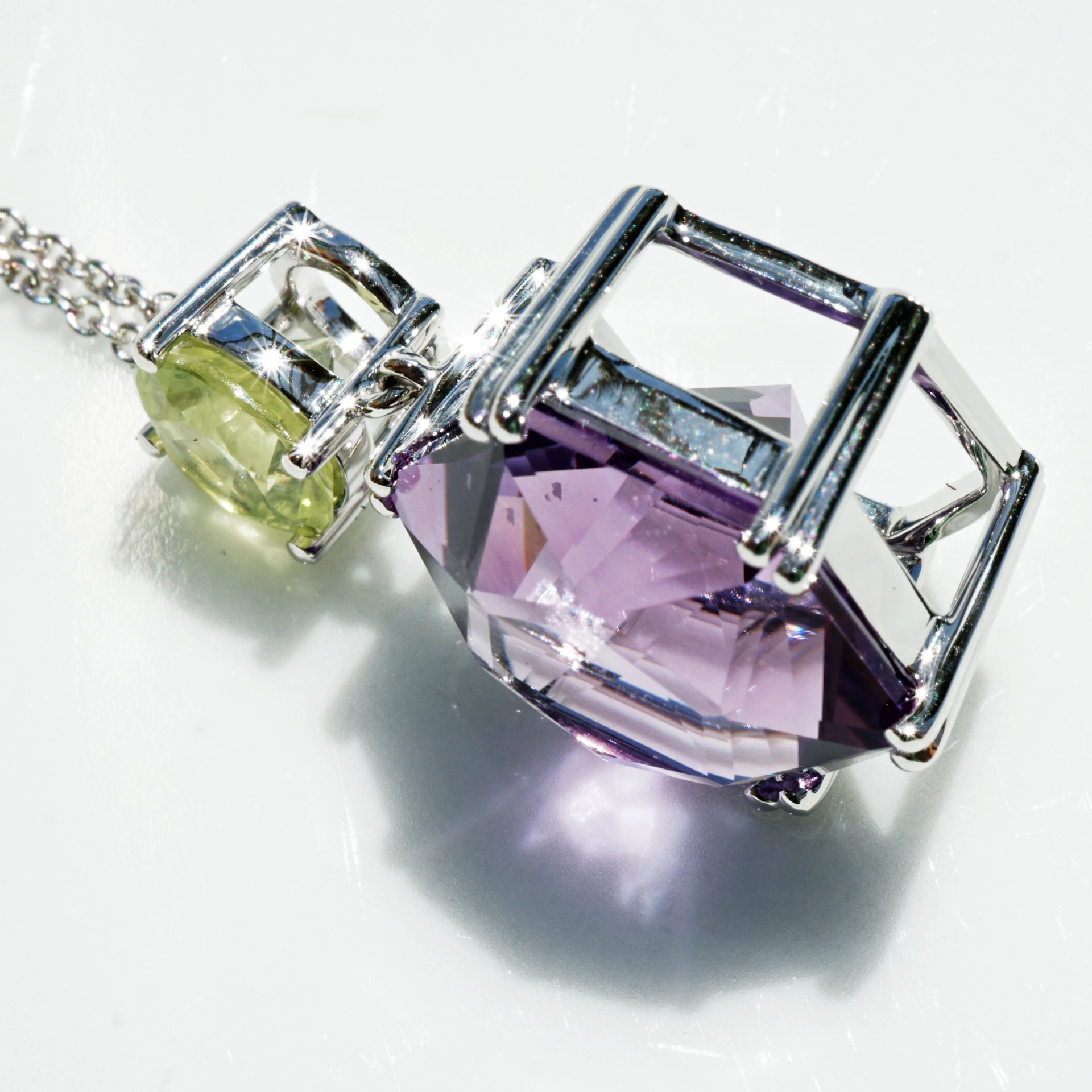 Chrysoberyll Amethyst Pendant with Chain...neverseen Colors...18 kt White Gold