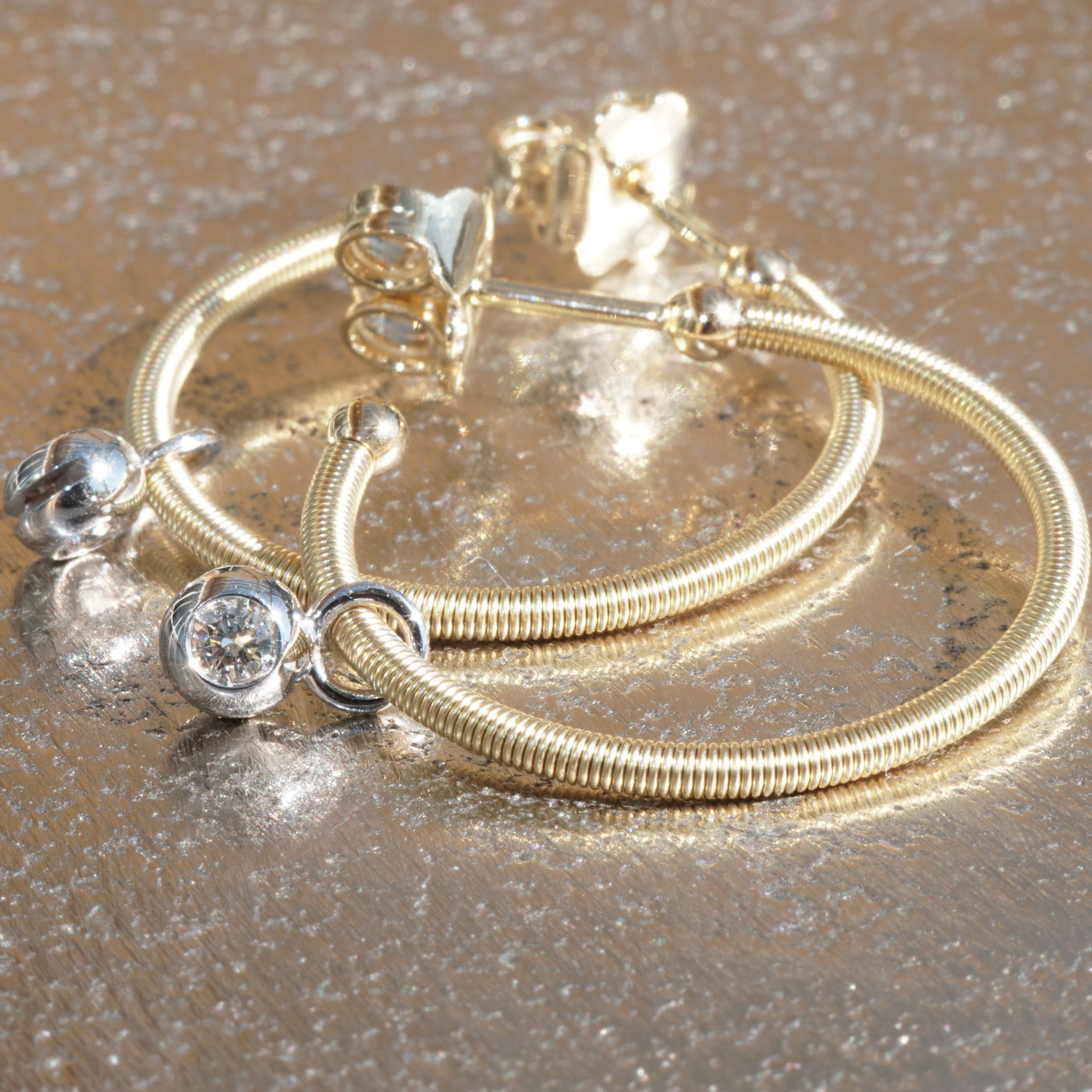 Brilliant Earrings Ivy 18 kt Yellow Gold Wire Wrapping Präzion from Jewelery Silhouette Germany