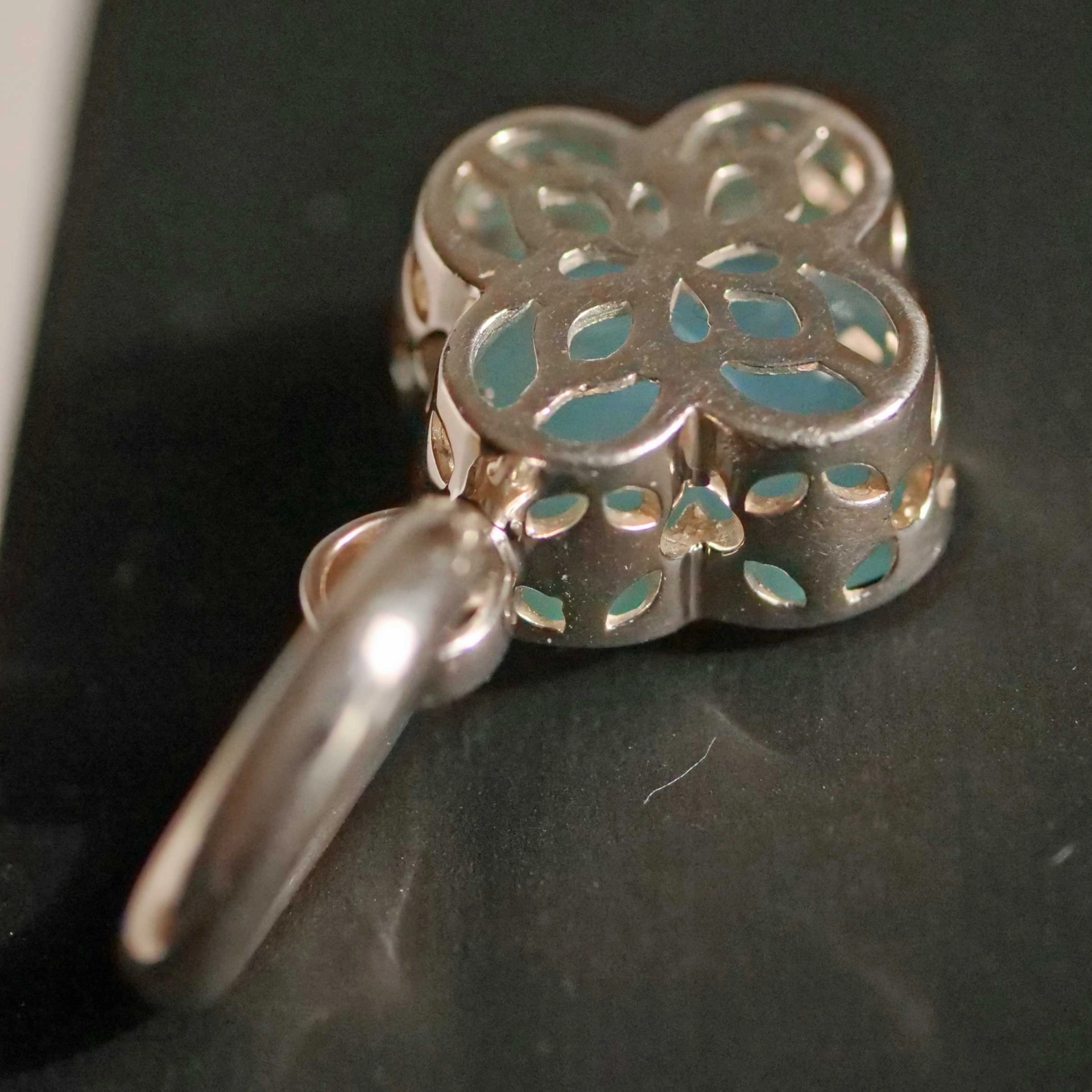 Calcedony Pendant from the Lilli Flower out of Nature Series from the Lifestyle Jewelry Manufacturer Chilango