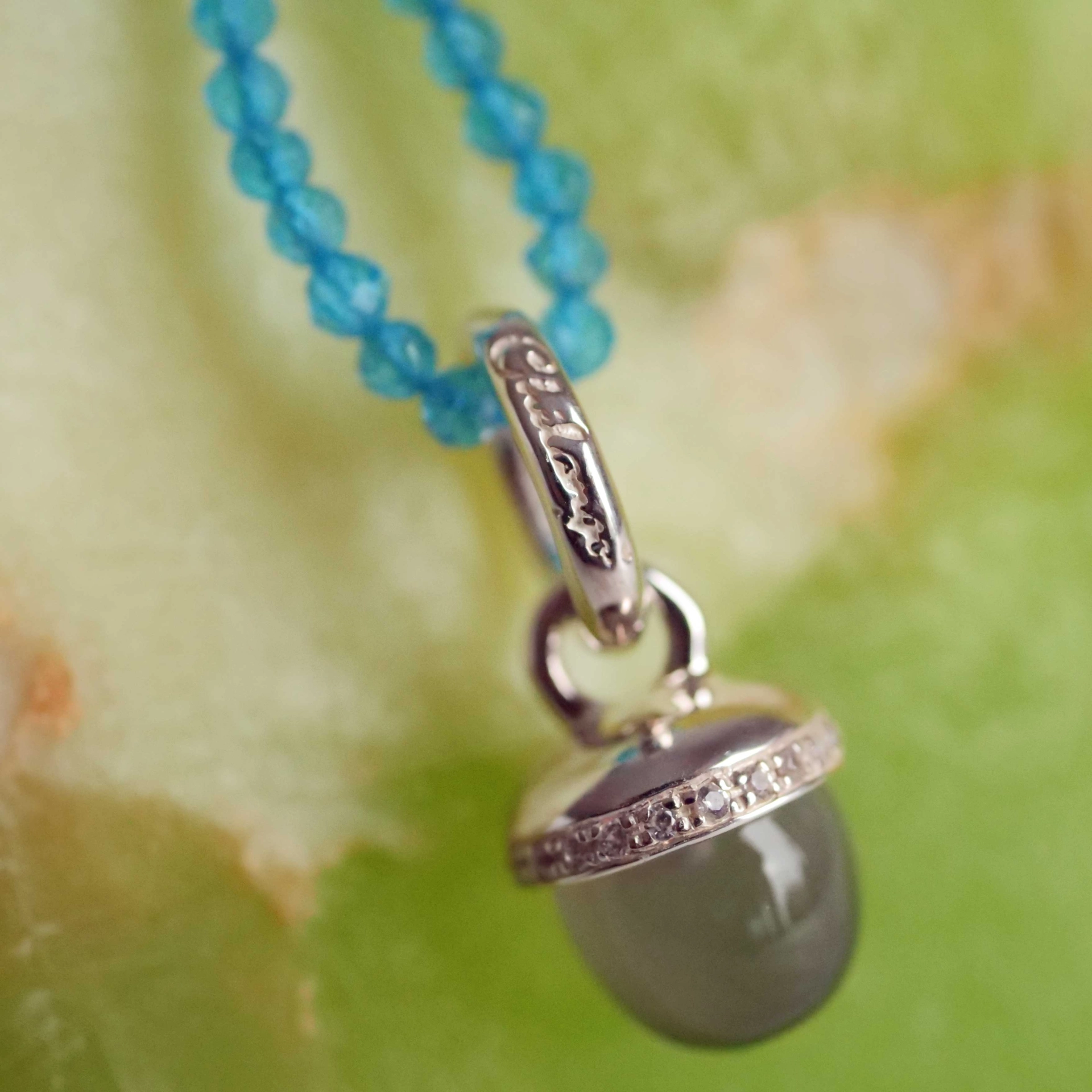 Moonstone Pendant Drop Shrine with white Zircons from the Lifestyle Jewelry Manufacturer Chilango