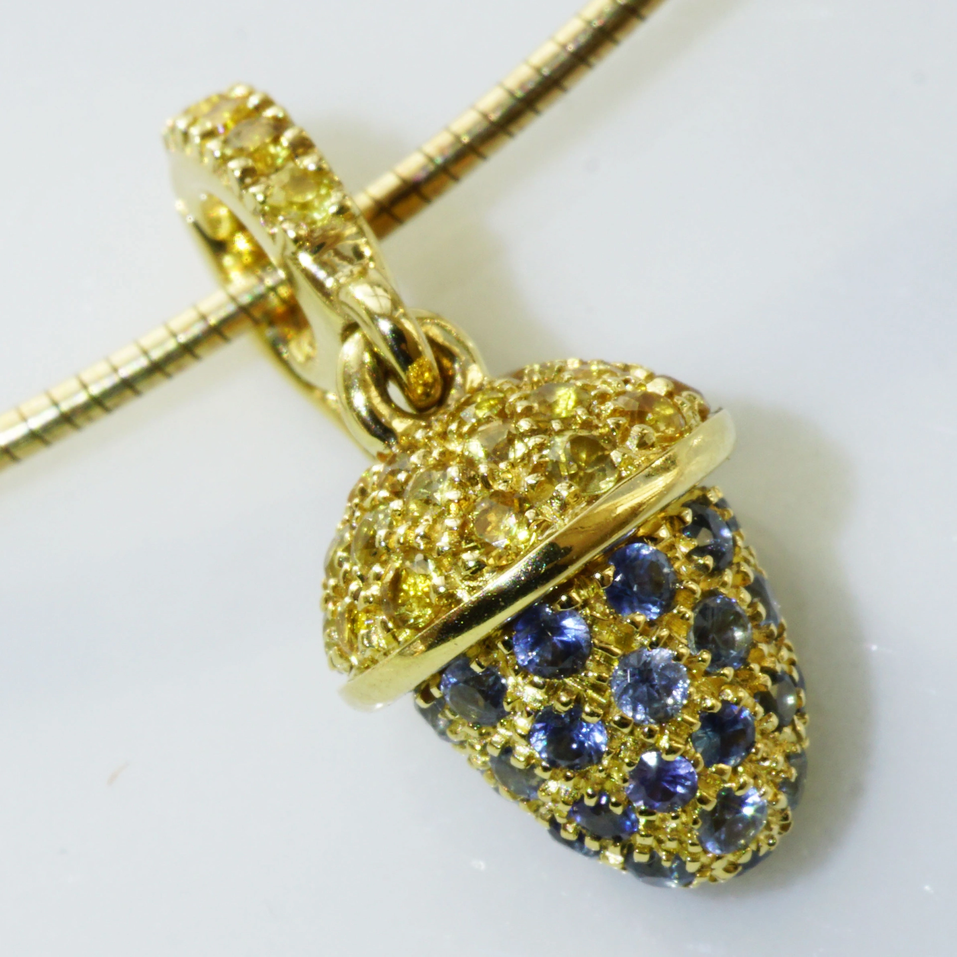  Saphire Drop Pendant 18 kt Yellowgold.......sooo cute