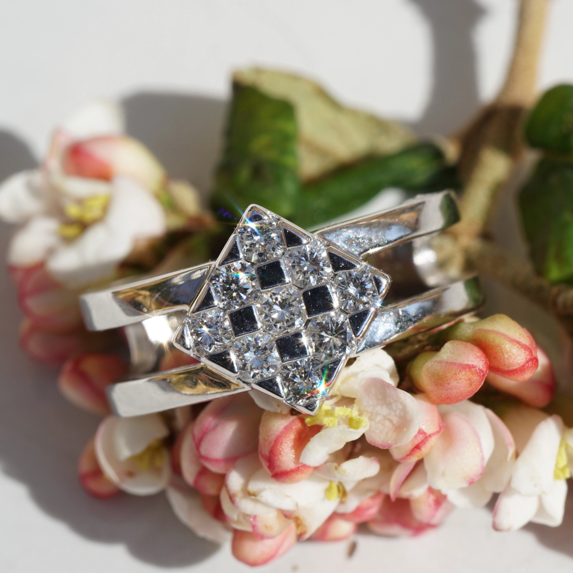 Rhombos Diamond Ring 18 kt White Gold 0.50 ct TW VVS-VS