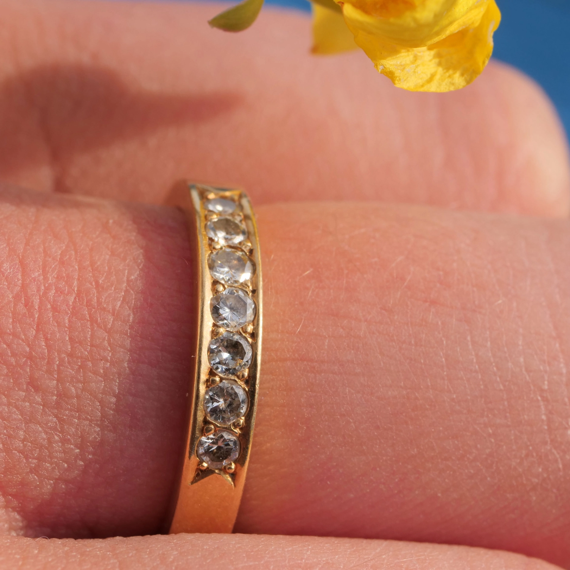 Brilliant Ring 18 kt Yellow Gold new and handmade 0.35 ct
