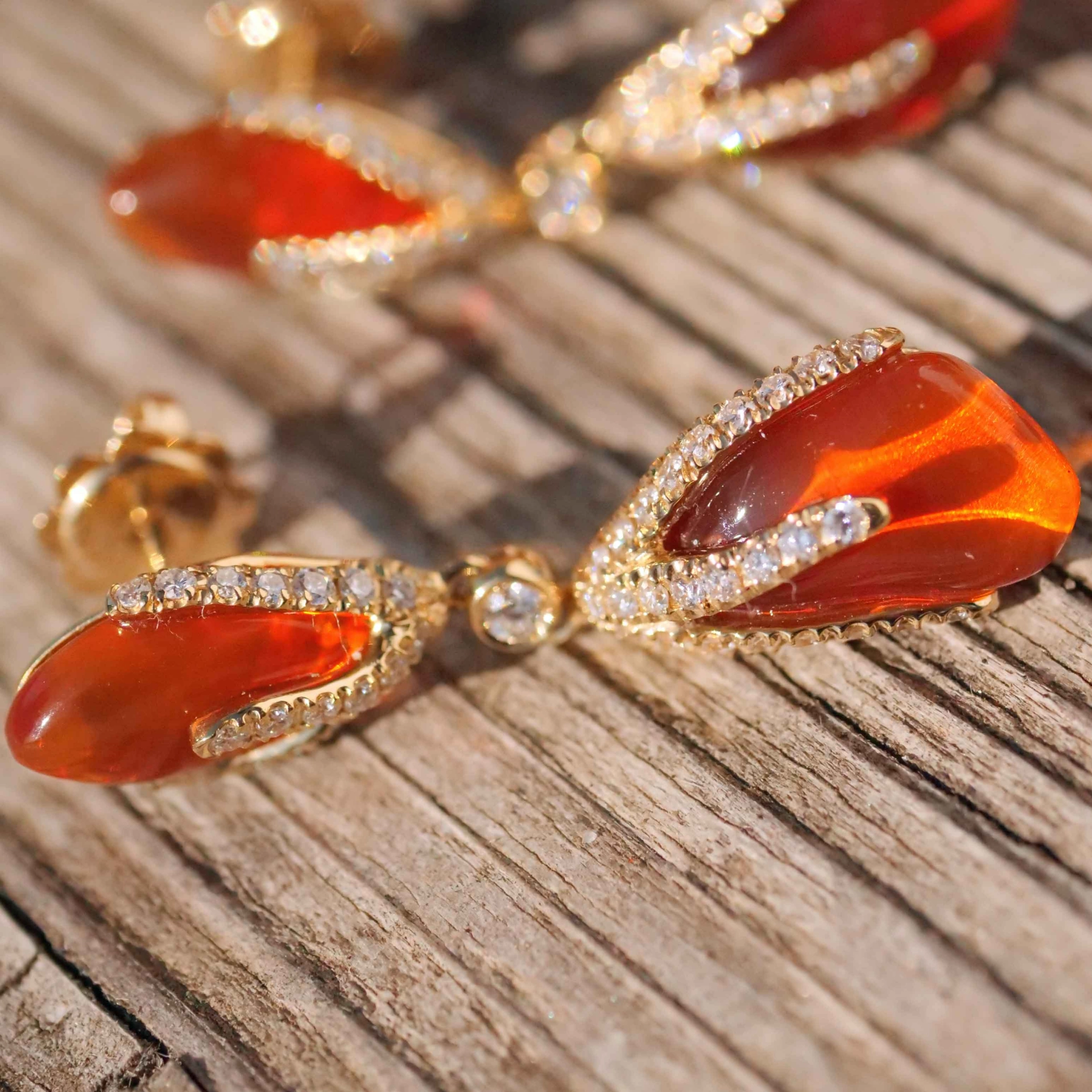 Fireopal Brilliant Earrings 18 kt Yellow Gold...abstract Design sooo stunning 