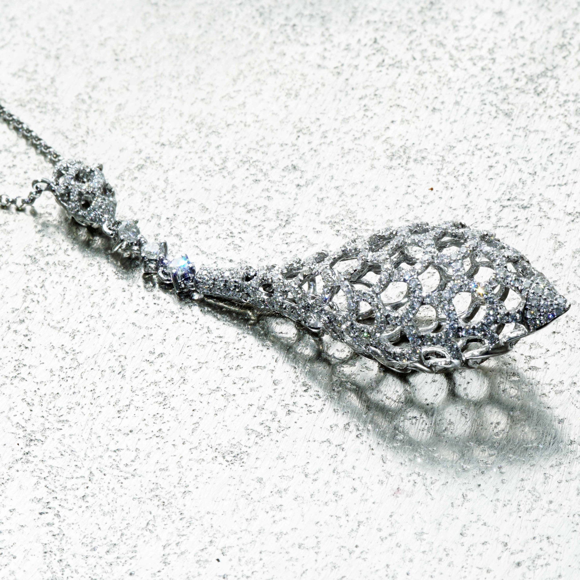 Brilliant pointed Pampel necklace 750 White Gold 1.10 ct TW-W VVS-VS exciting Grid Structure