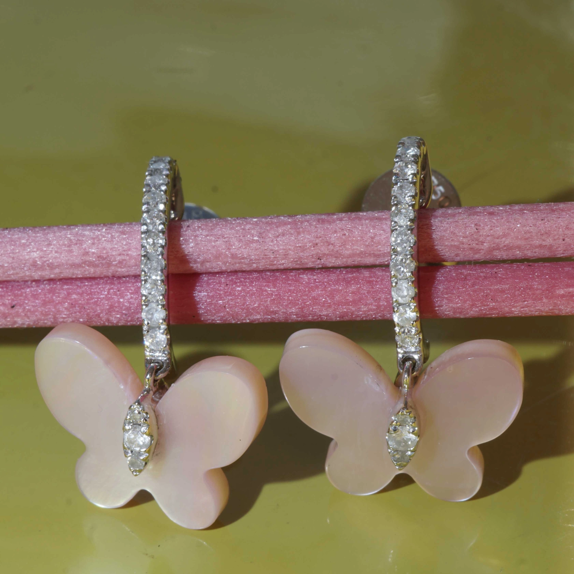 Mother of Pearl Butterfly Brilliant Earrings 18 kt White Gold....fly