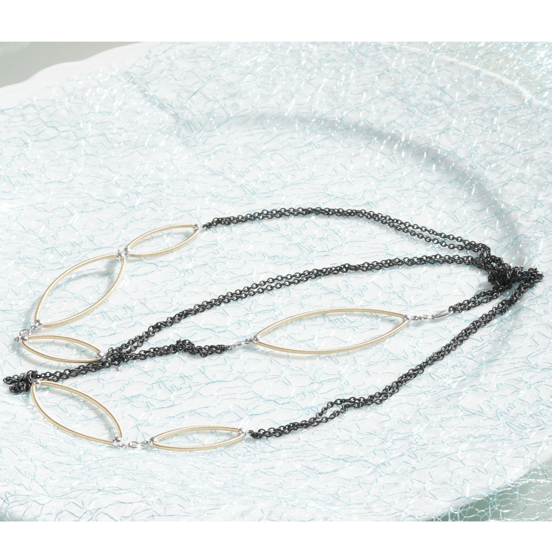 Brilliant Necklace Ivy 18 kt Yellow Gold Iron Wire Wrapping Präzion from Jewelery Silhouette Germany