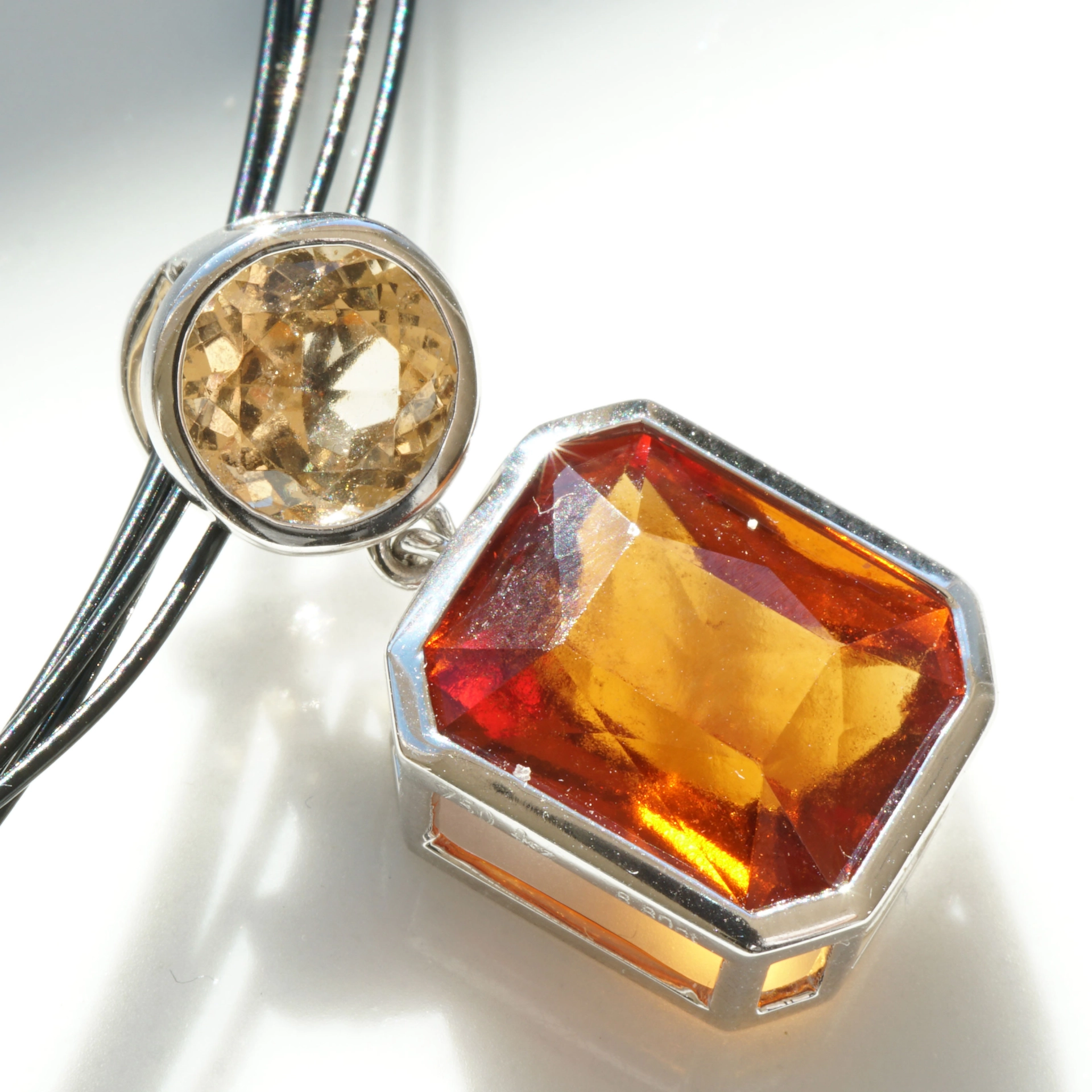 Neverseen this volcanic Color of Hessonit Garnet