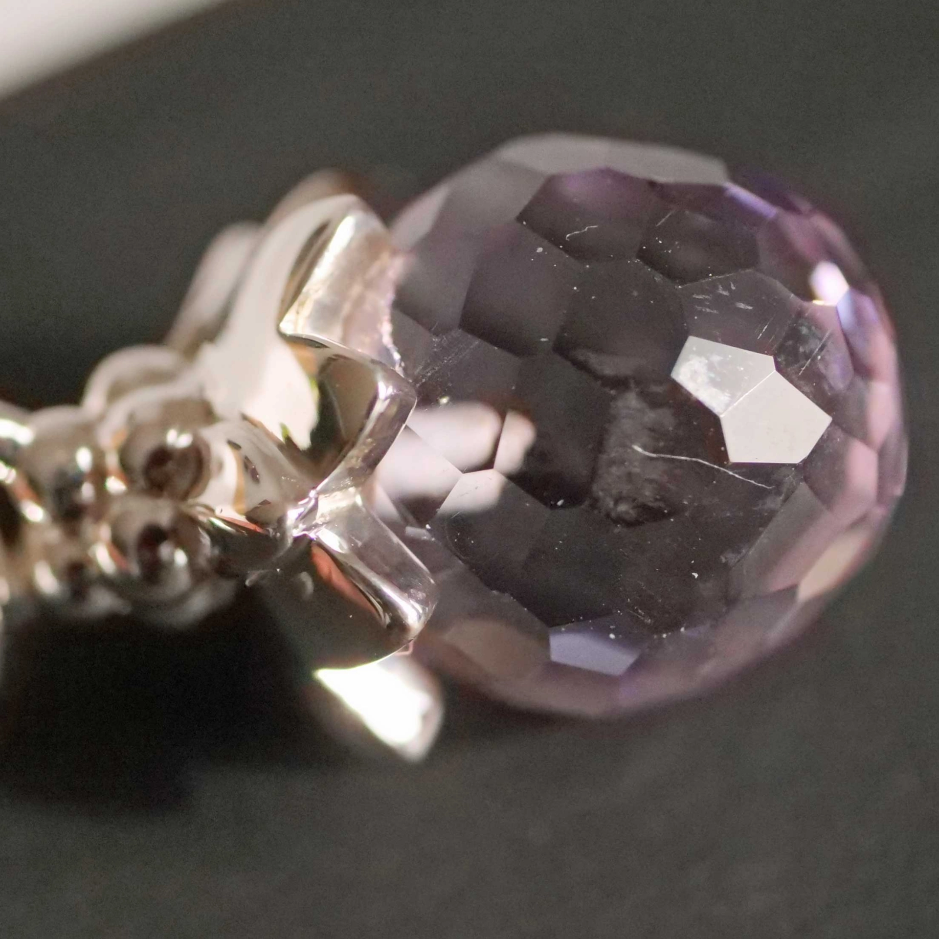 Amethyst Pendant Tutenchamun Flower Drop from the Lifestyle Jewelry Manufacturer Chilango