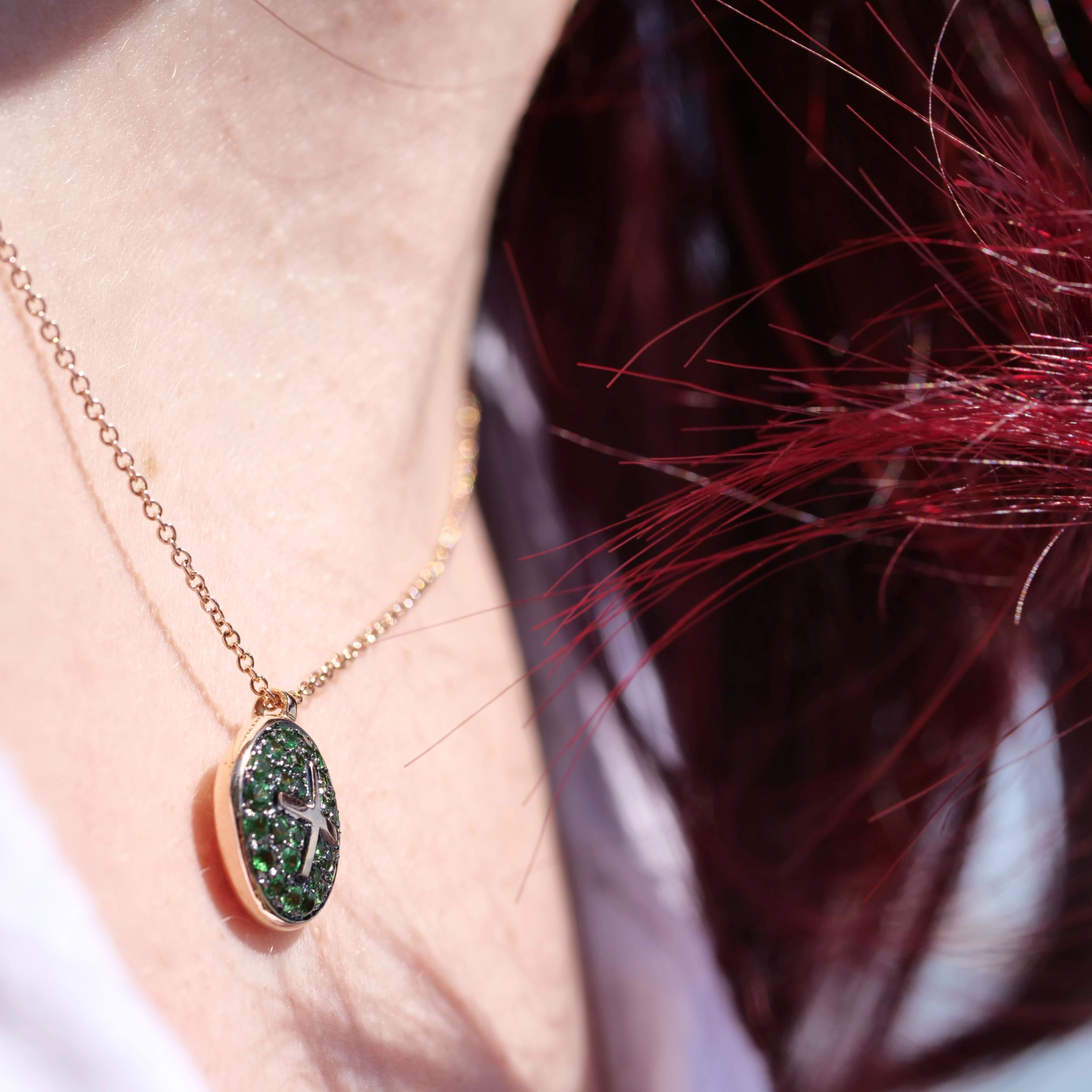 Tsavorith Cross Pendant with Chain 750 Rose Gold...what a Color