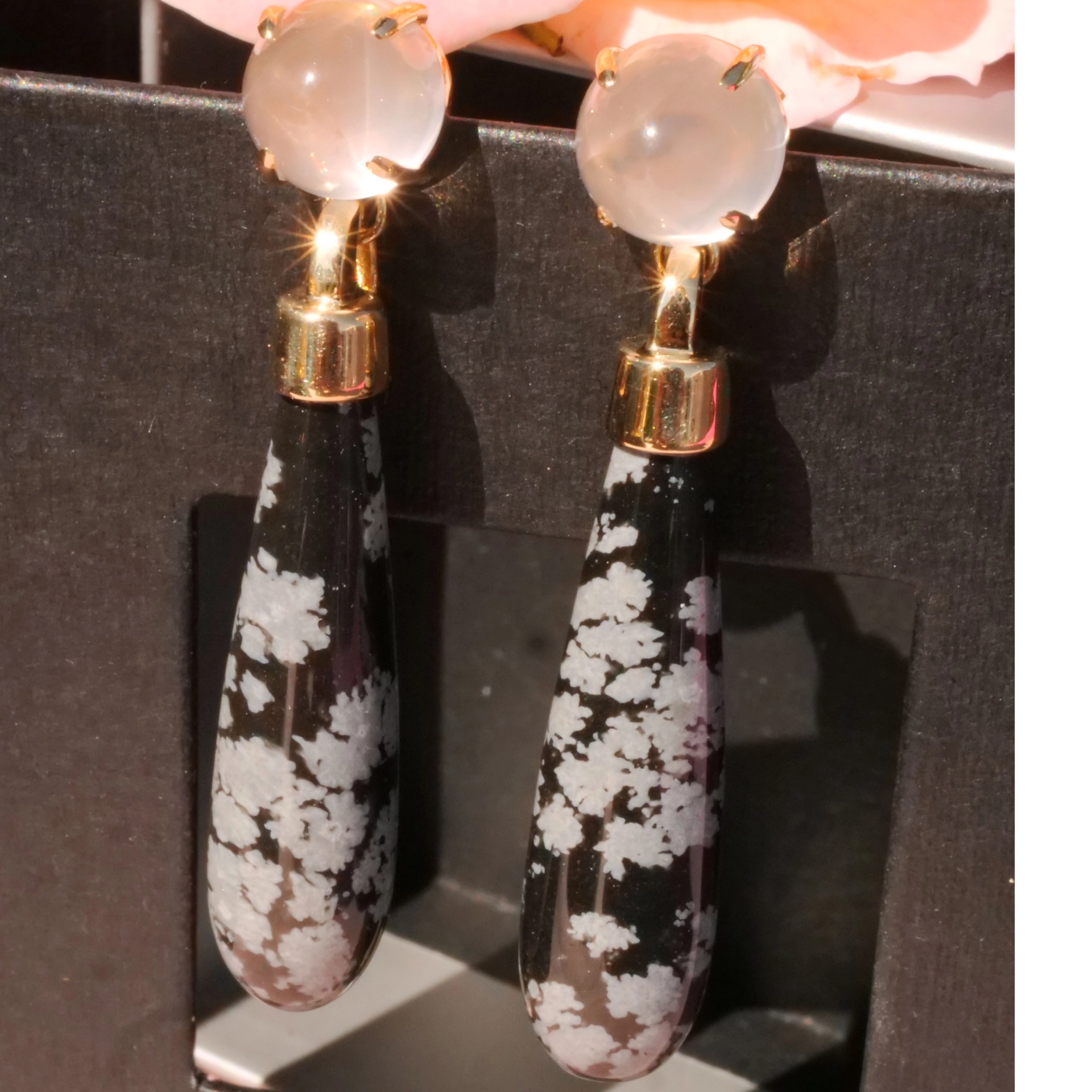 Snowflakes Obsidian Rosequartz Earrings 18 kt Yellowgold..wonderful natural Gems