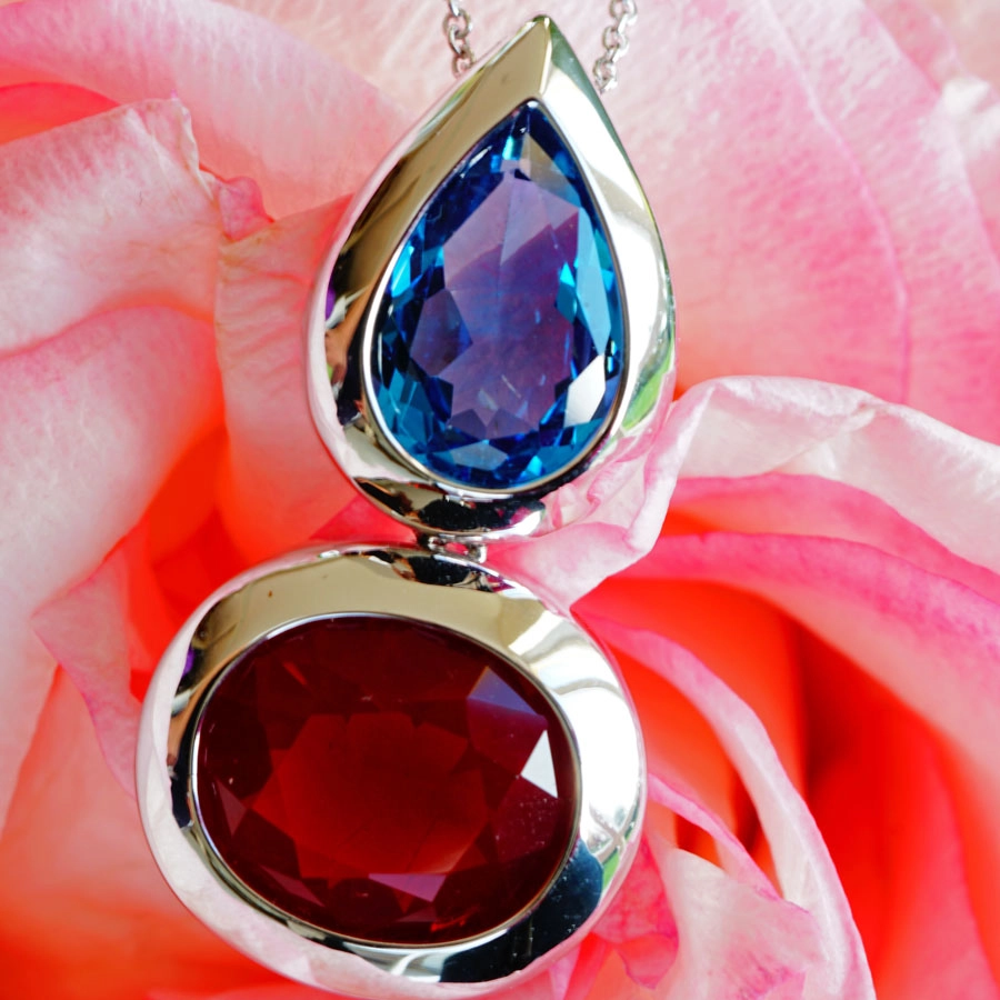 Feueropal Topas Anhänger mit Kette 31 x 16 mm 750er Gold 3.27 und 3.86 ct