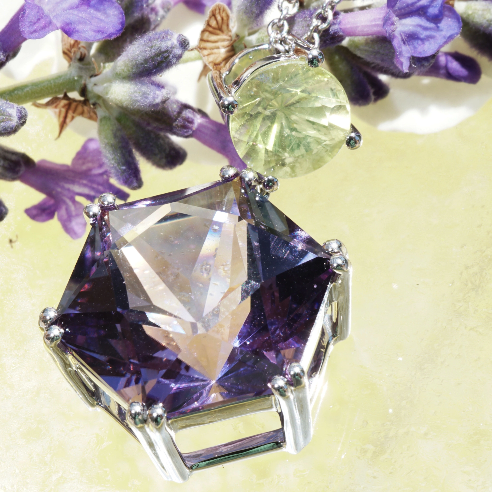 Chrysoberyll Amethyst Pendant with Chain...neverseen Colors...18 kt White Gold