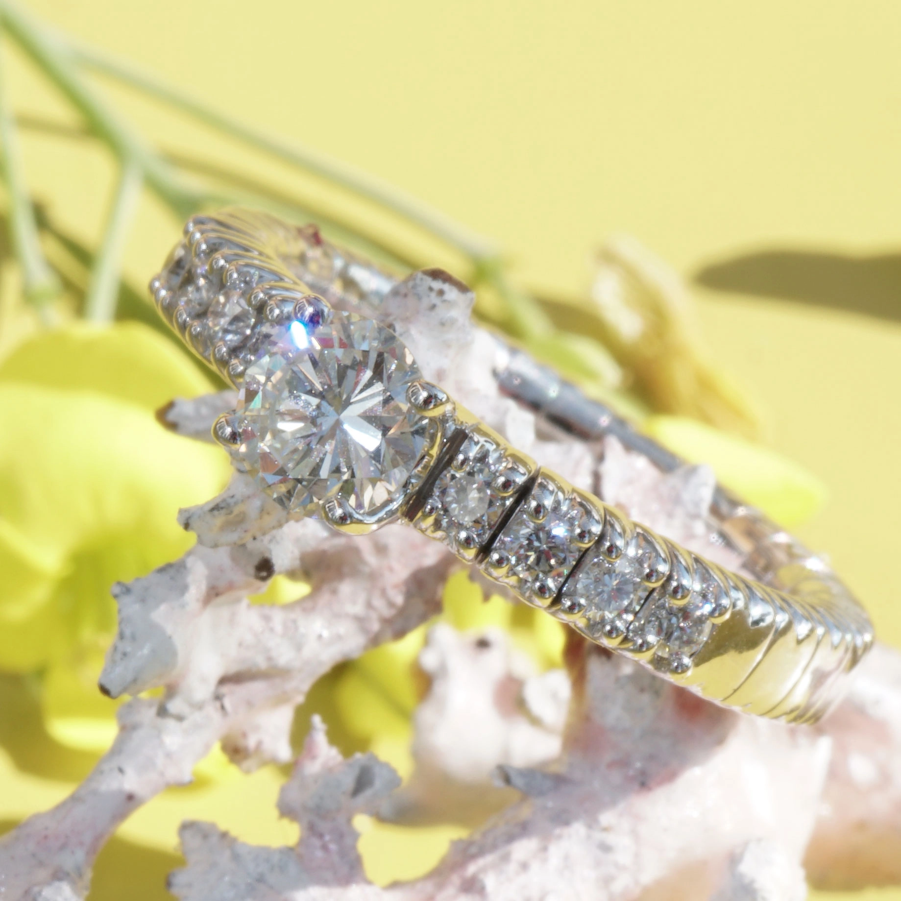 Brilliant Ring fexible 0.70 ct White Gold 18 kt Silhouette Bentner made in Germany