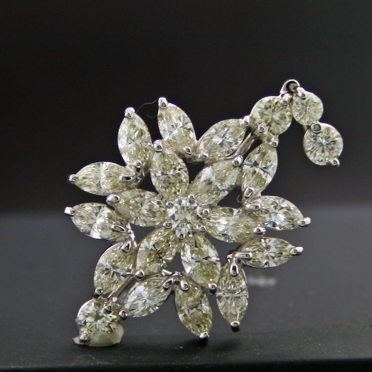 Brillant-Anhänger mit Kette, 900/-Platin