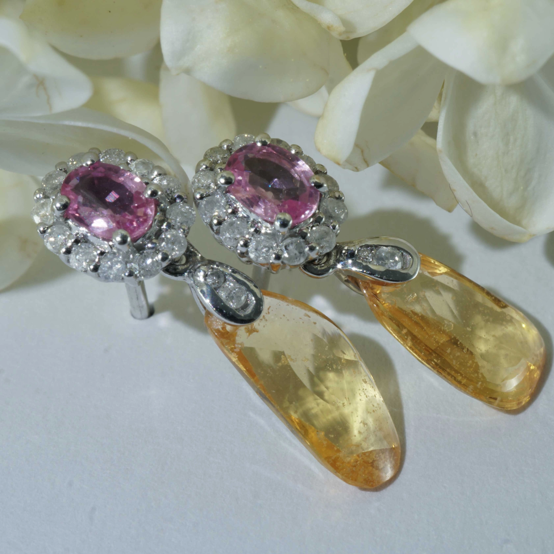 Pink and Yellow Sugarloaf Saphire with Diamond Earrings 18 kt Yellow Gold